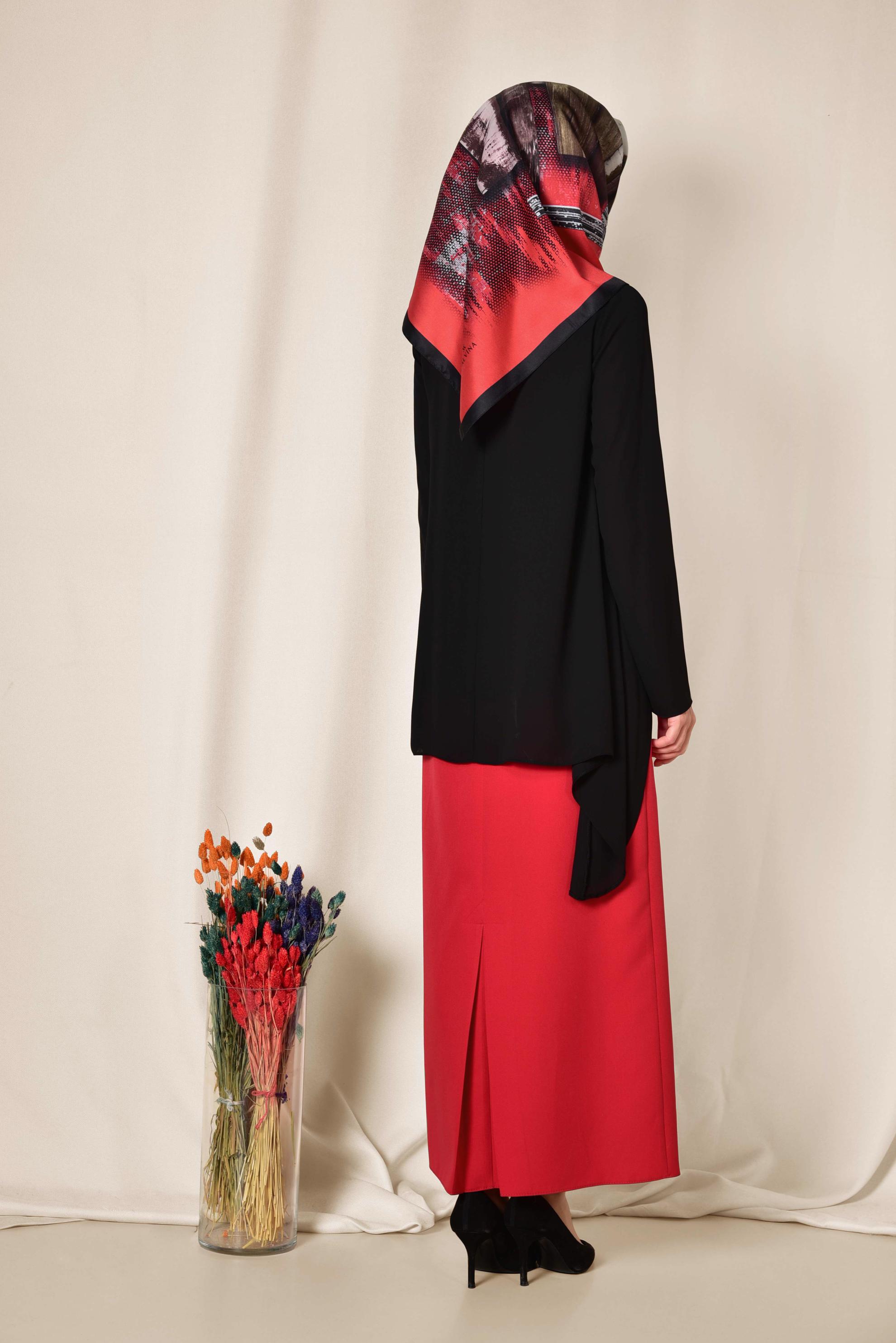 Tesettür giyim SİYAH ASİMETRİK KESİM ŞİFON BLUZ 4291