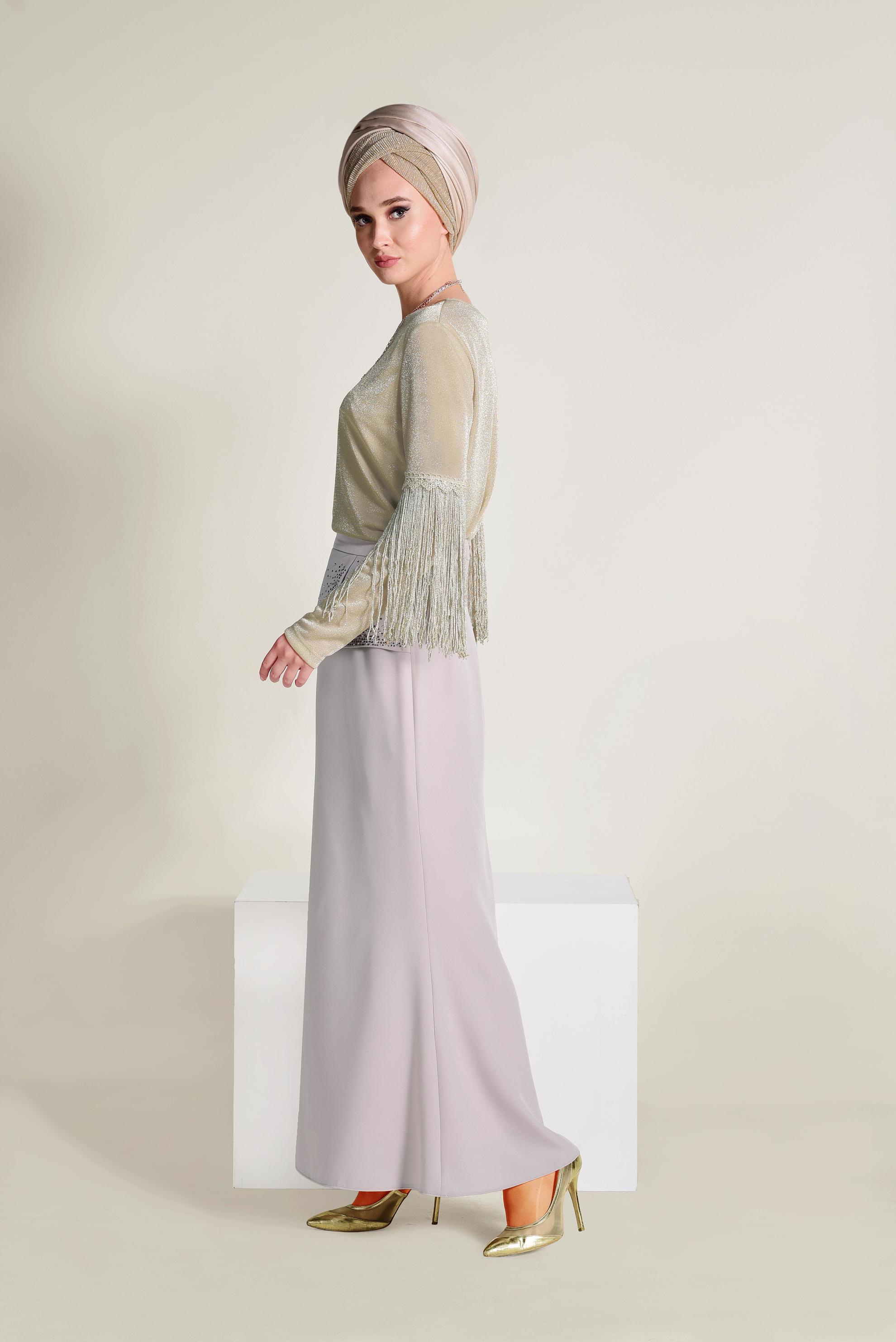 Tesettür giyim BEJ KOLLARI PÜSKÜLLÜ SİMLİ BLUZ 4323