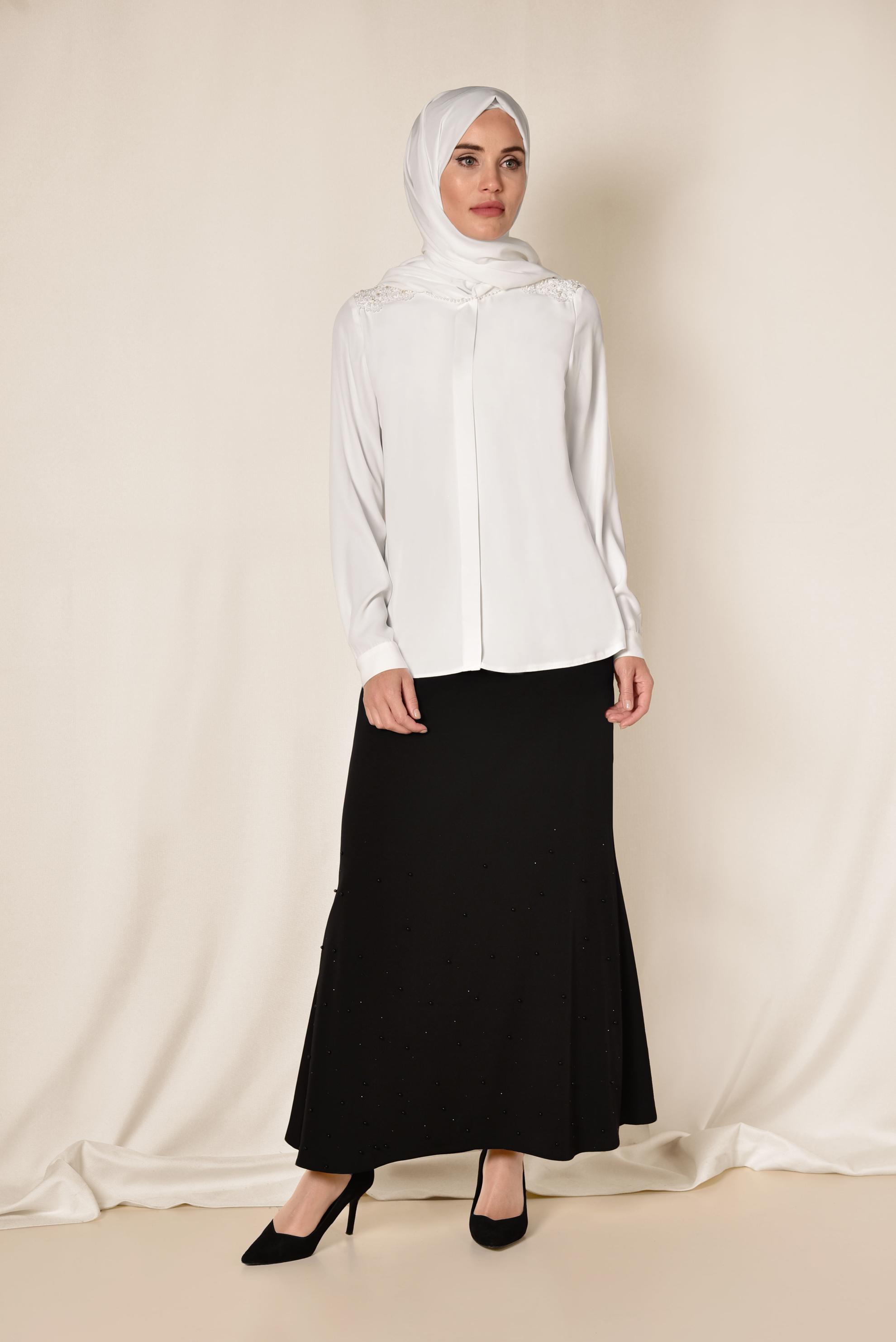 Tesettür giyim BEYAZ GÜPÜR VE BONCUK DETAYLI BLUZ 4338