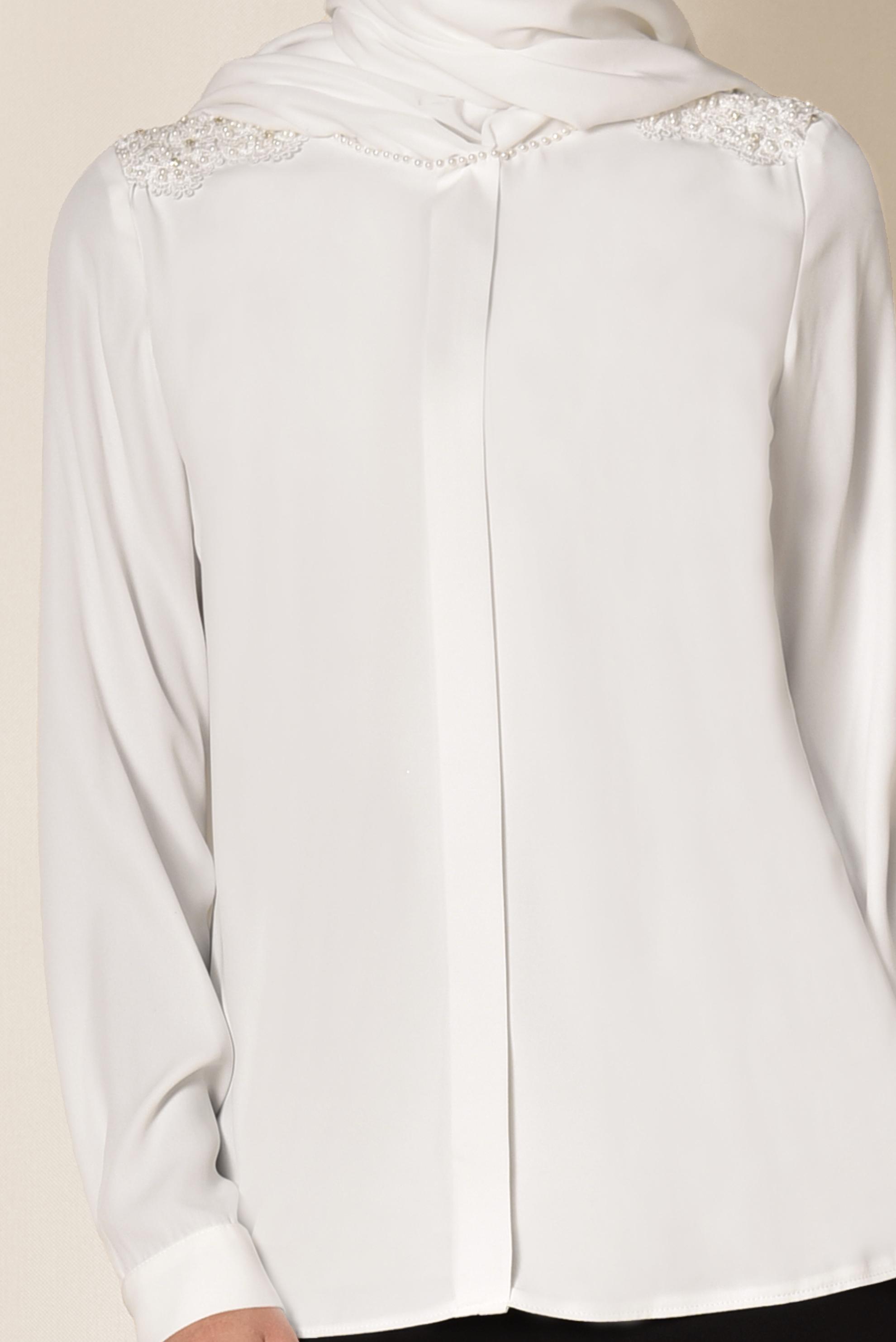 Tesettür giyim BEYAZ GÜPÜR VE BONCUK DETAYLI BLUZ 4338