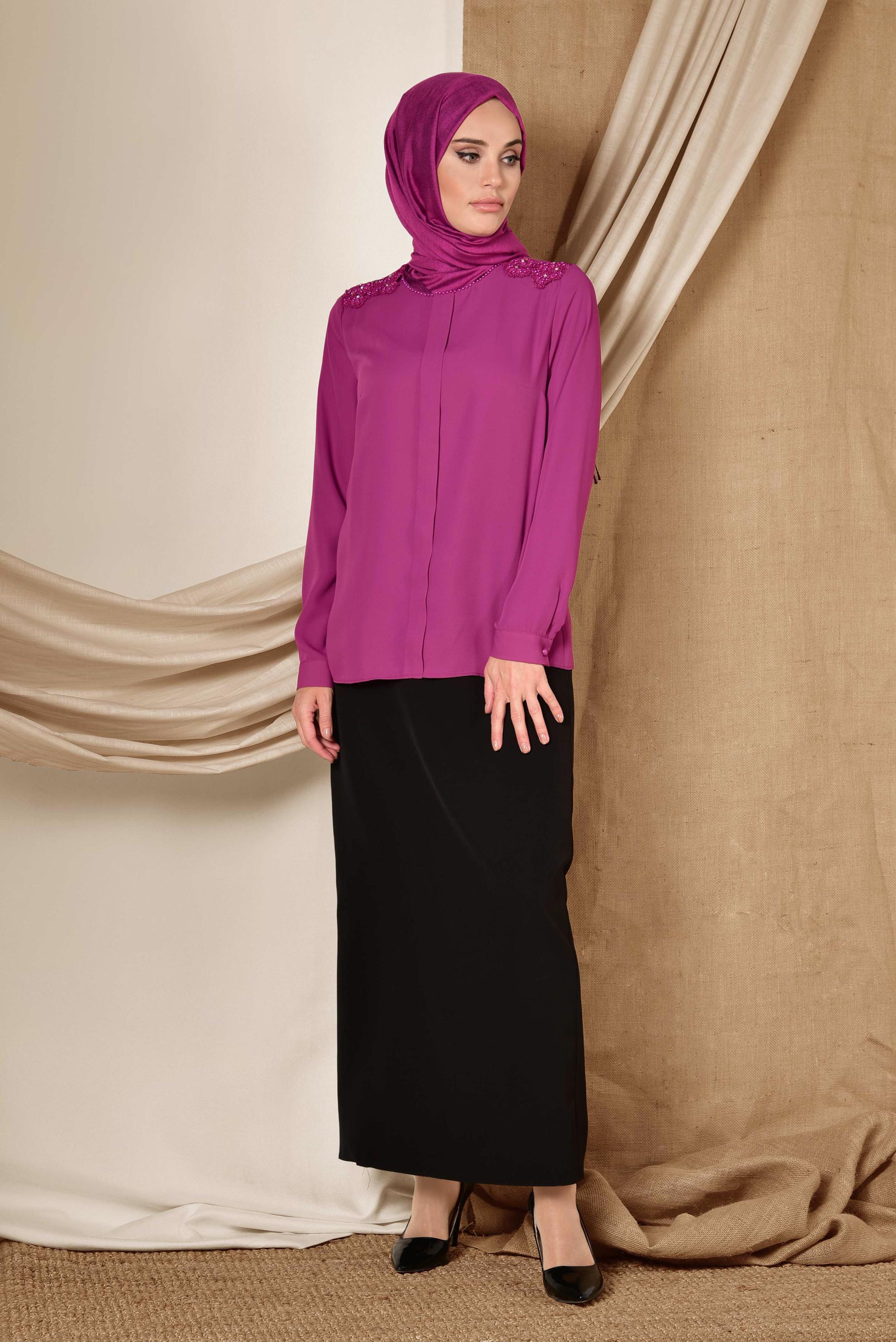 Tesettür giyim MOR GÜPÜR VE BONCUK DETAYLI BLUZ 4338