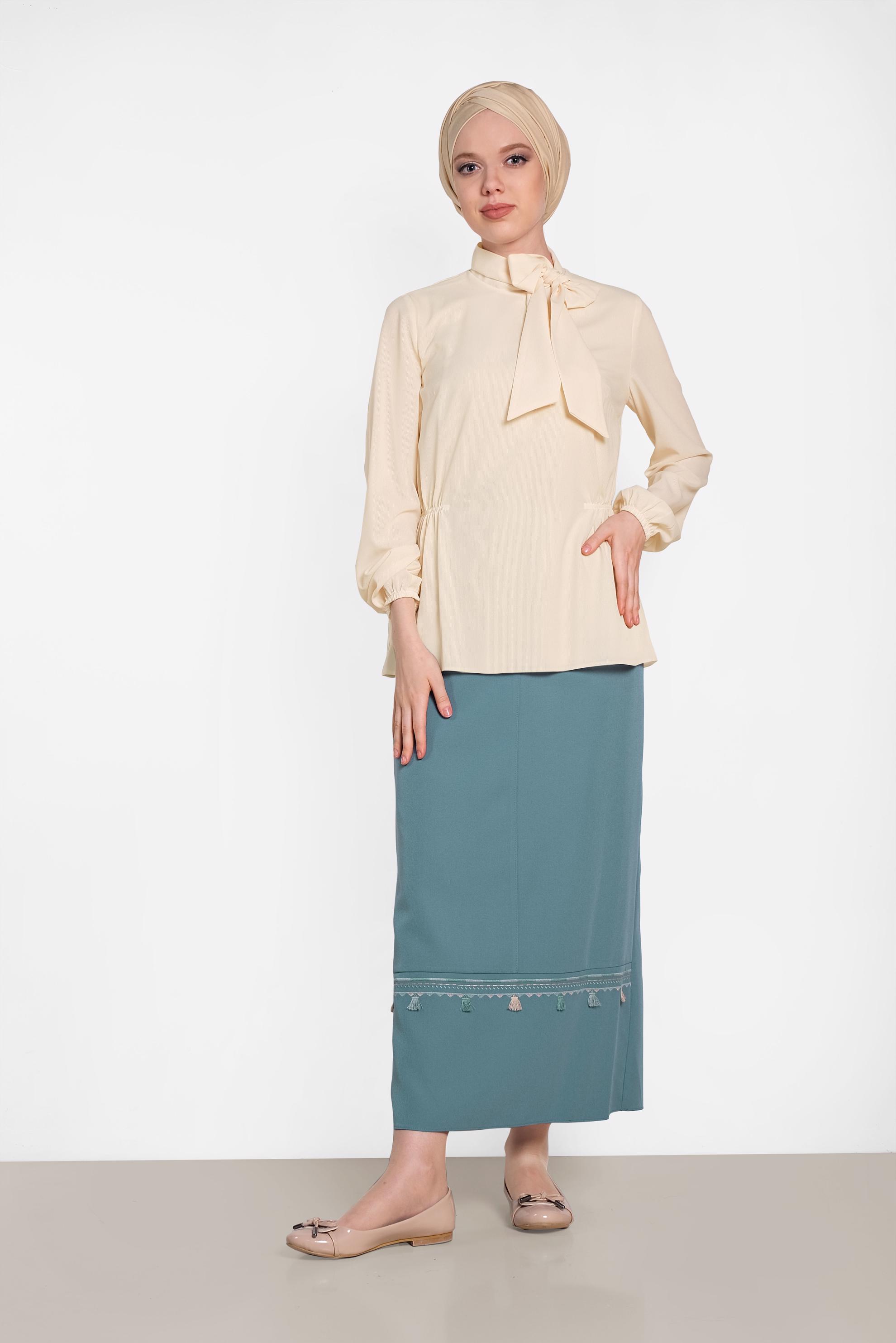 Tesettür giyim BEJ YAKASI FİYONKLU BLUZ 4446