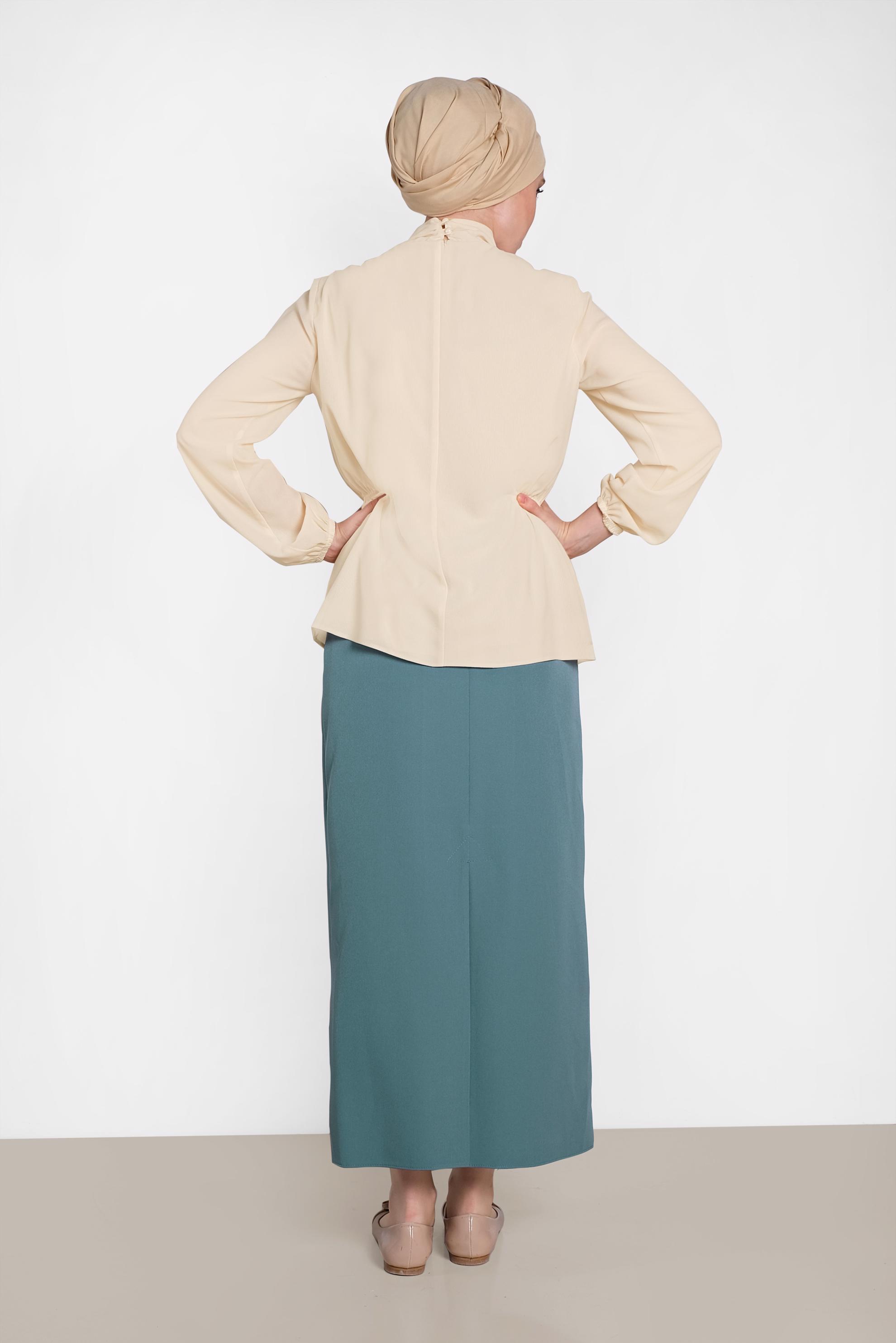 Tesettür giyim BEJ YAKASI FİYONKLU BLUZ 4446