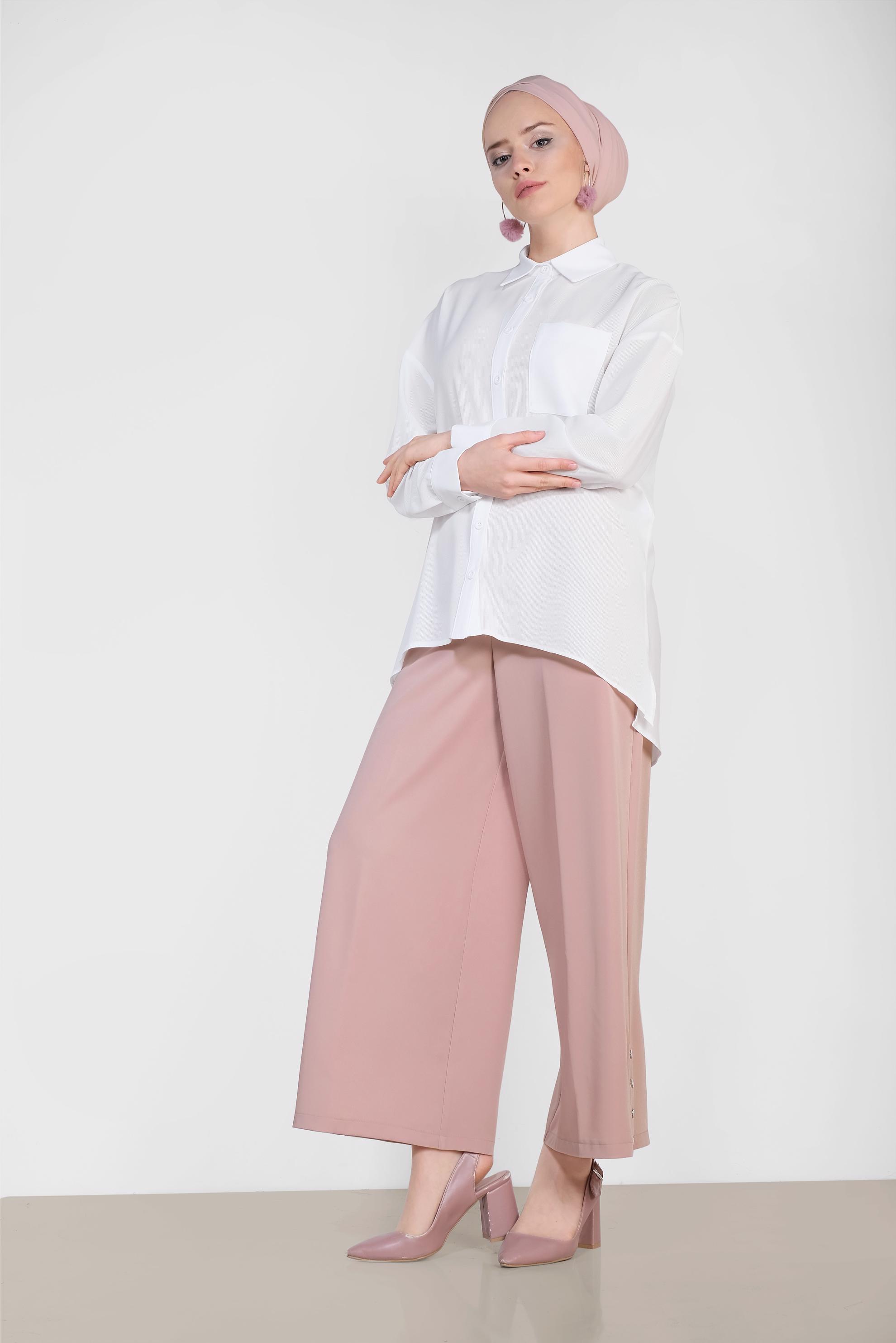 Tesettür giyim BEYAZ ASİMETRİK KESİM ÖNDEN DÜĞMELİ BLUZ 4886