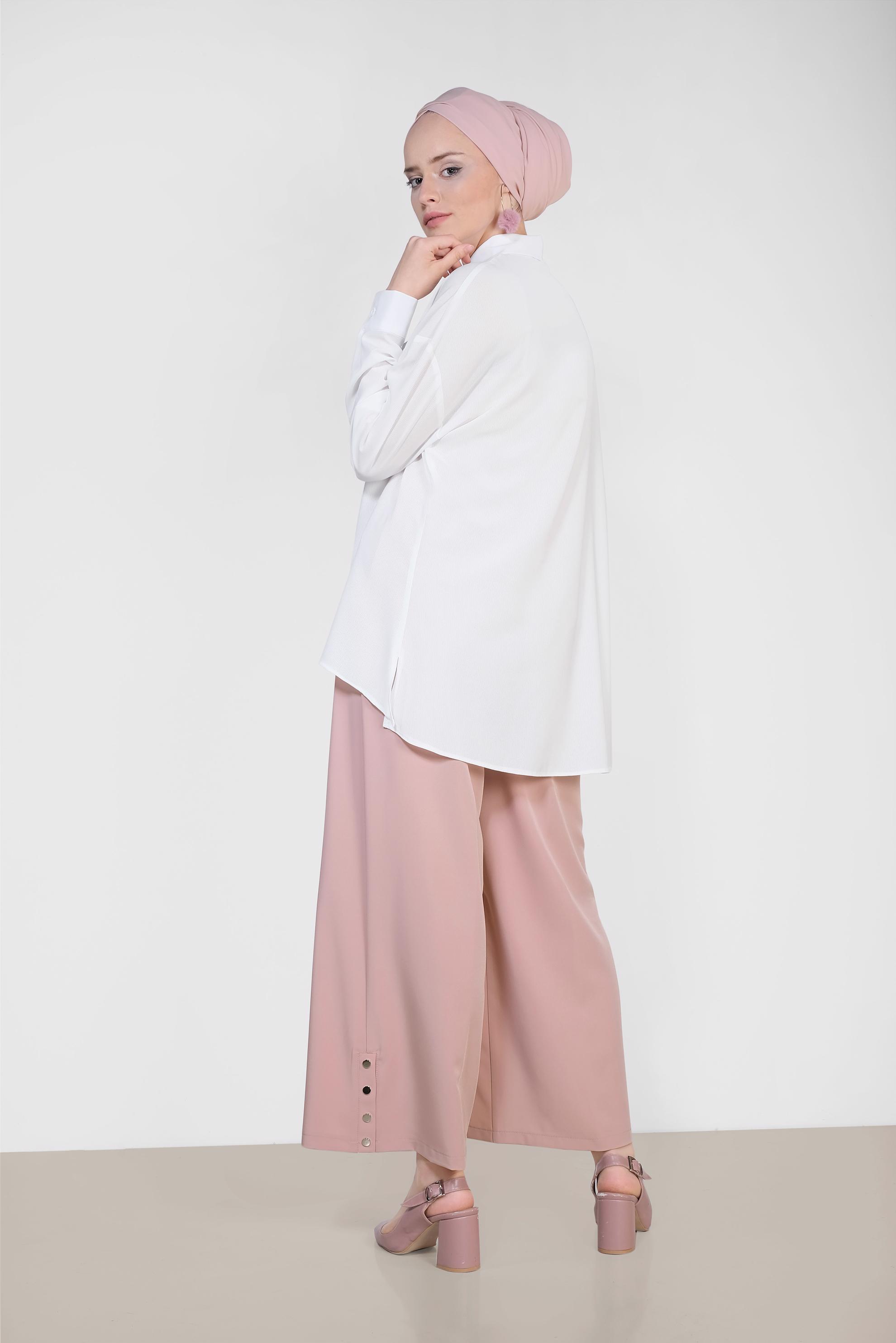 Tesettür giyim BEYAZ ASİMETRİK KESİM ÖNDEN DÜĞMELİ BLUZ 4886