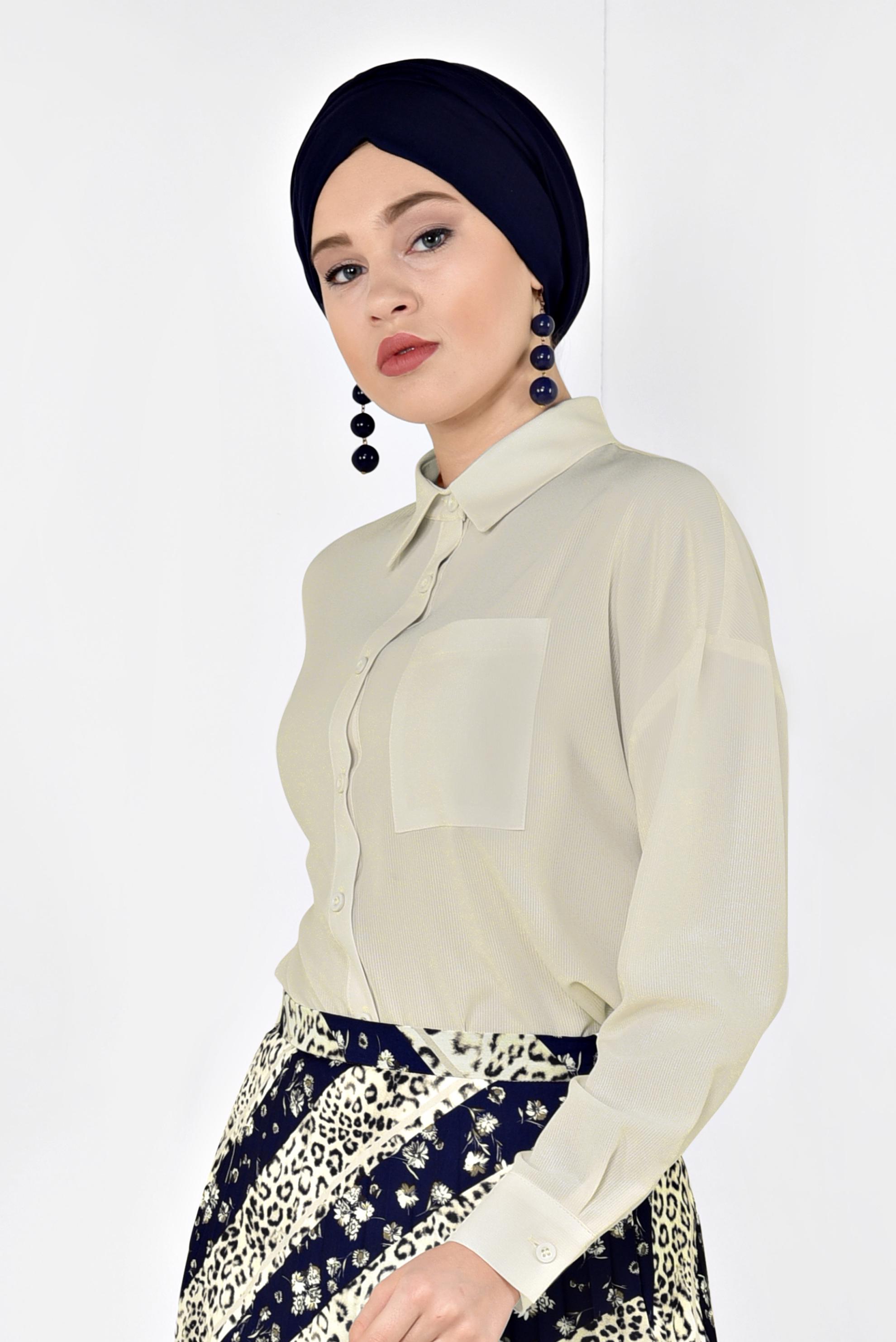 Tesettür giyim BEJ ASİMETRİK KESİM ÖNDEN DÜĞMELİ BLUZ 4886