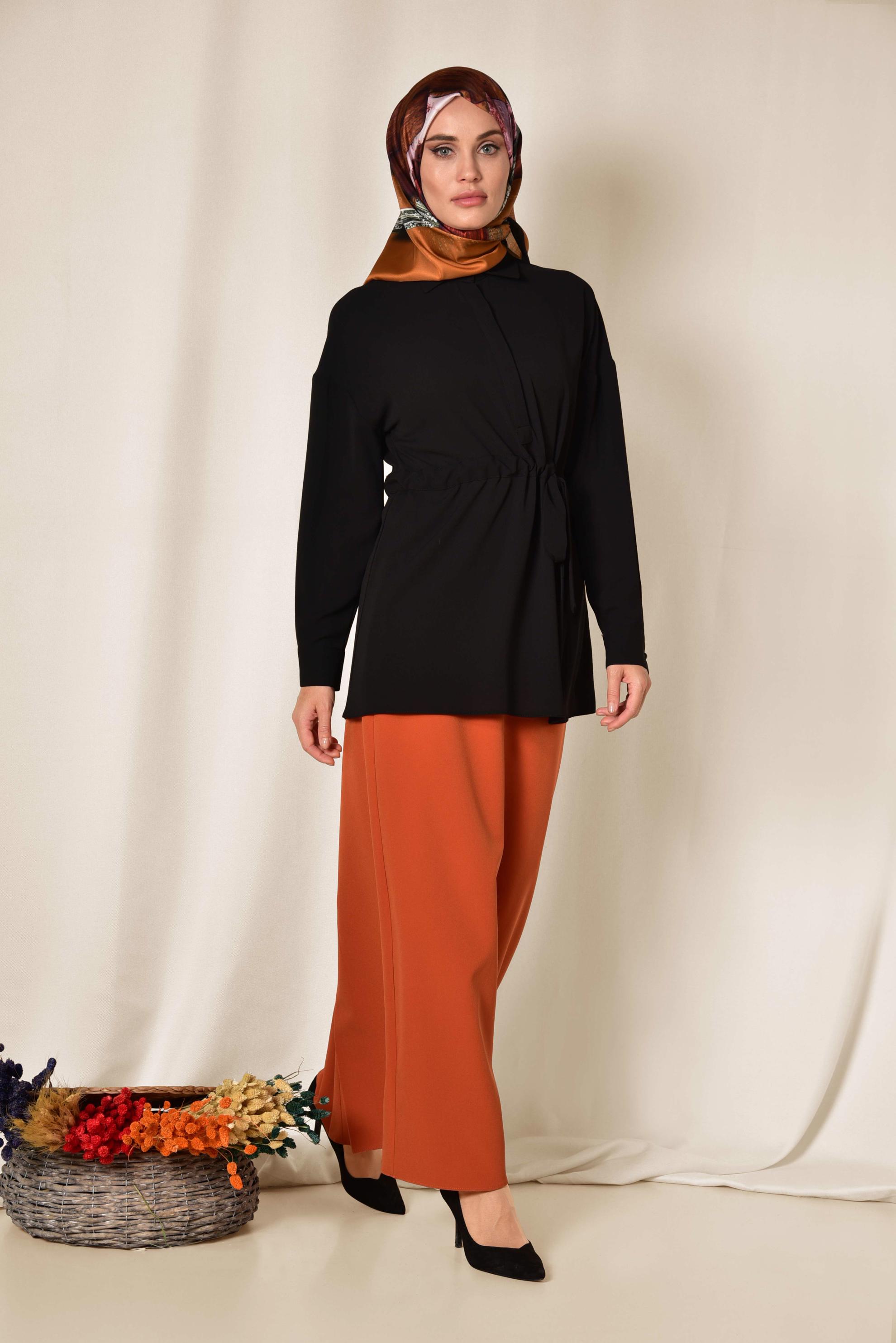 Tesettür giyim SİYAH BELİ BÜZGÜLÜ BLUZ 4915