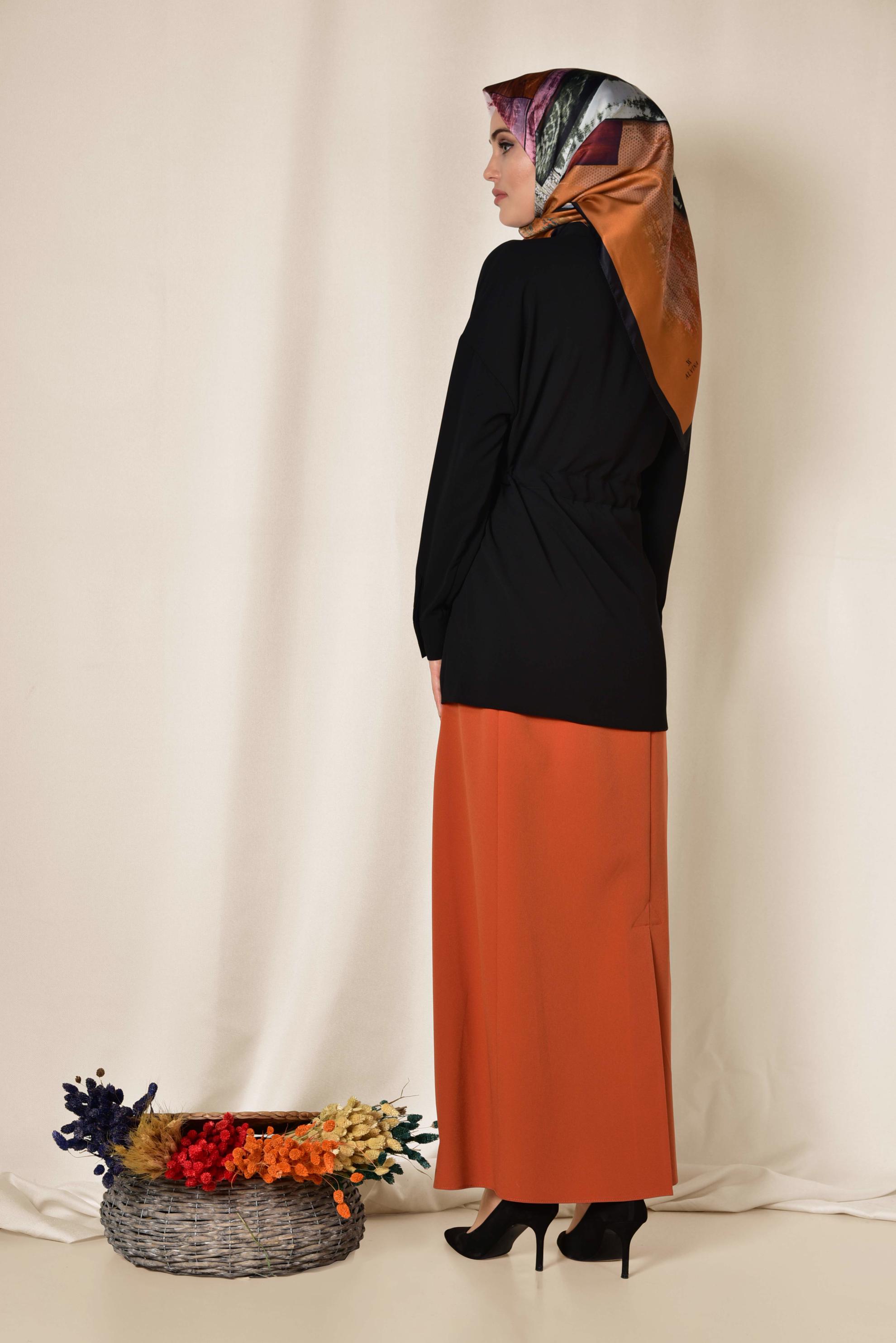 Tesettür giyim SİYAH BELİ BÜZGÜLÜ BLUZ 4915