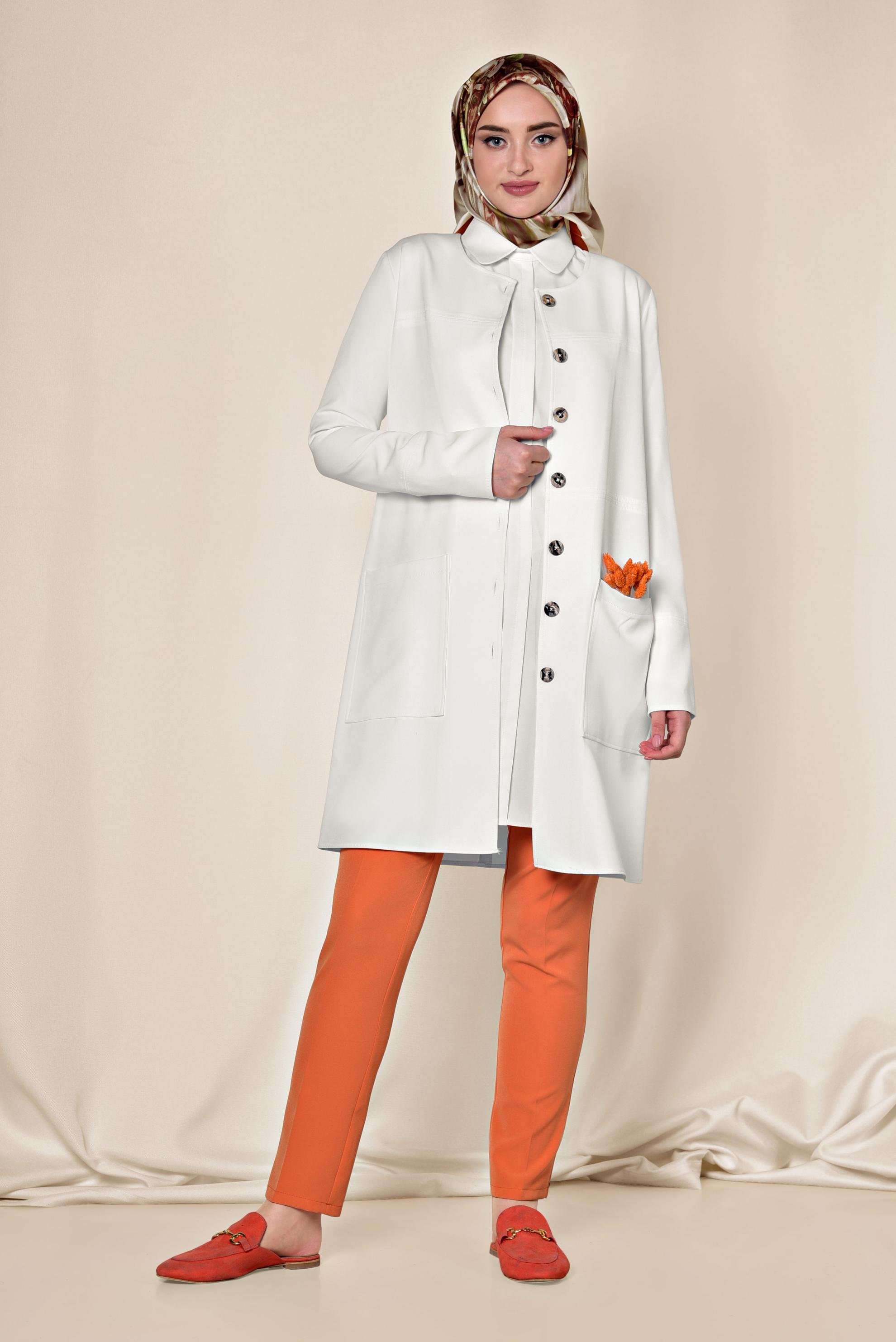 Tesettür giyim BEYAZ TORBA CEPLİ BOYDAN DÜĞMELİ CEKET 4001