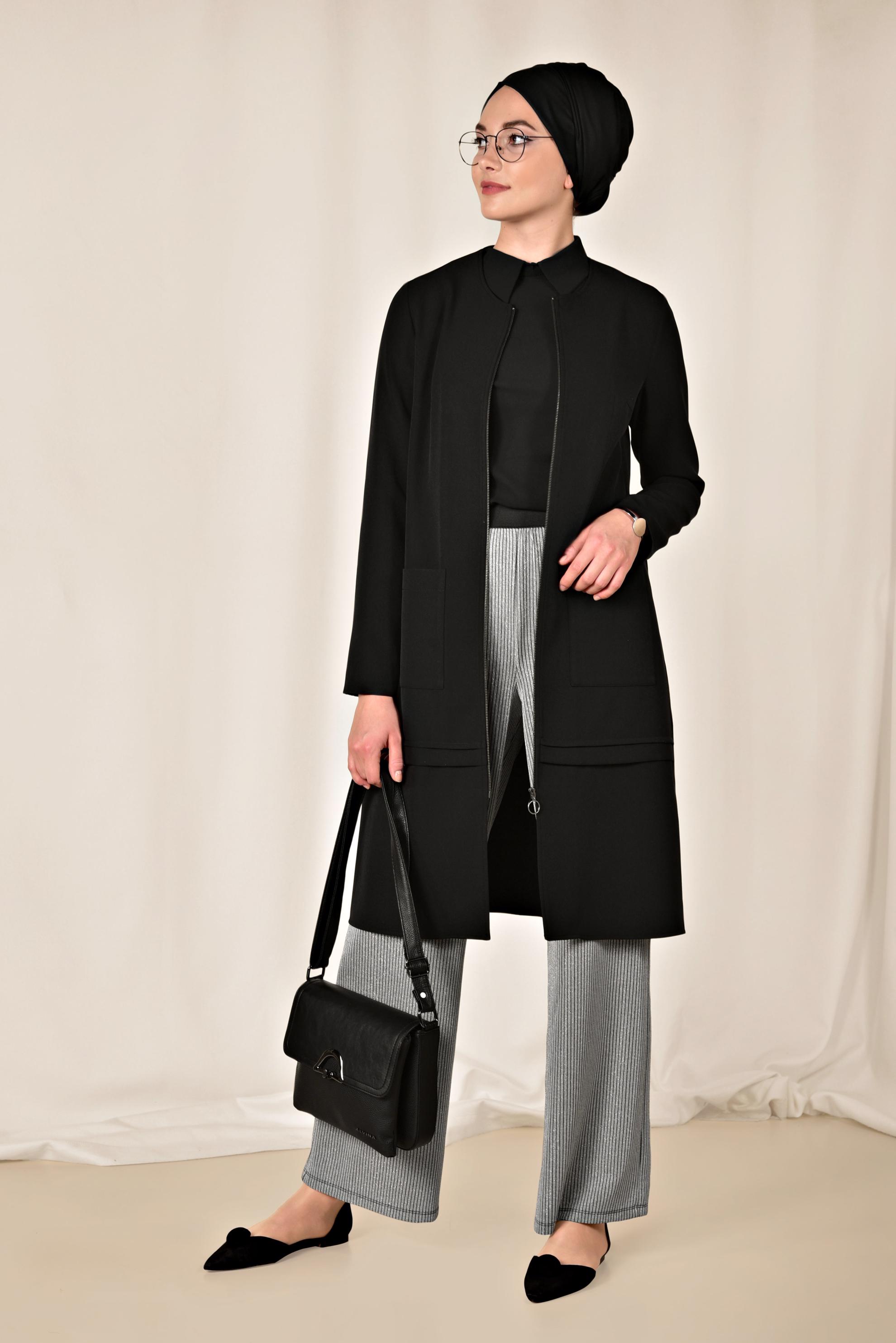 Tesettür giyim SİYAH TORBA CEP DETAYLI FERMUARLI CEKET 4002