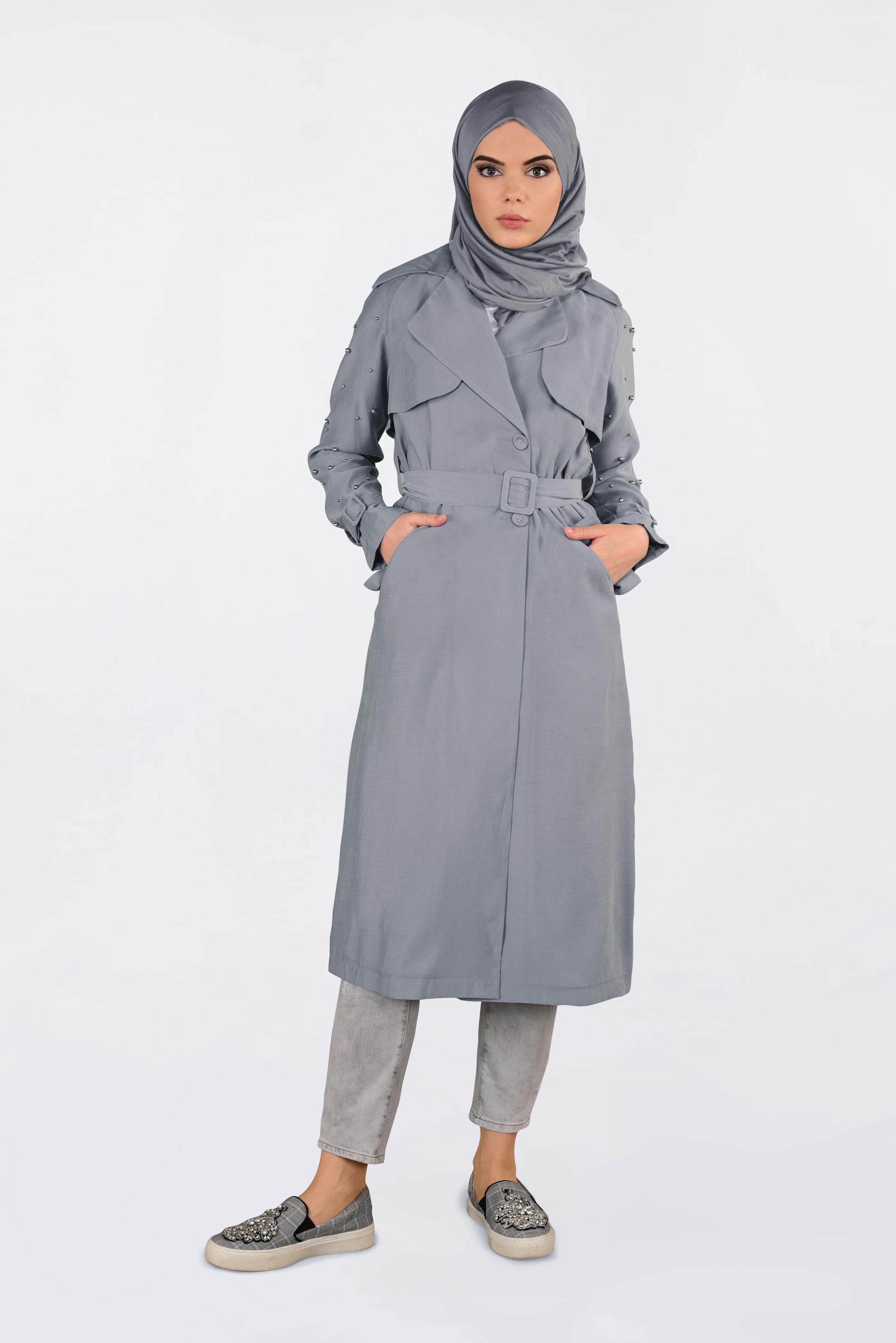 Tesettür giyim GRİ KOLLARI BONCUKLU KEMERLİ TRENÇKOT 4206