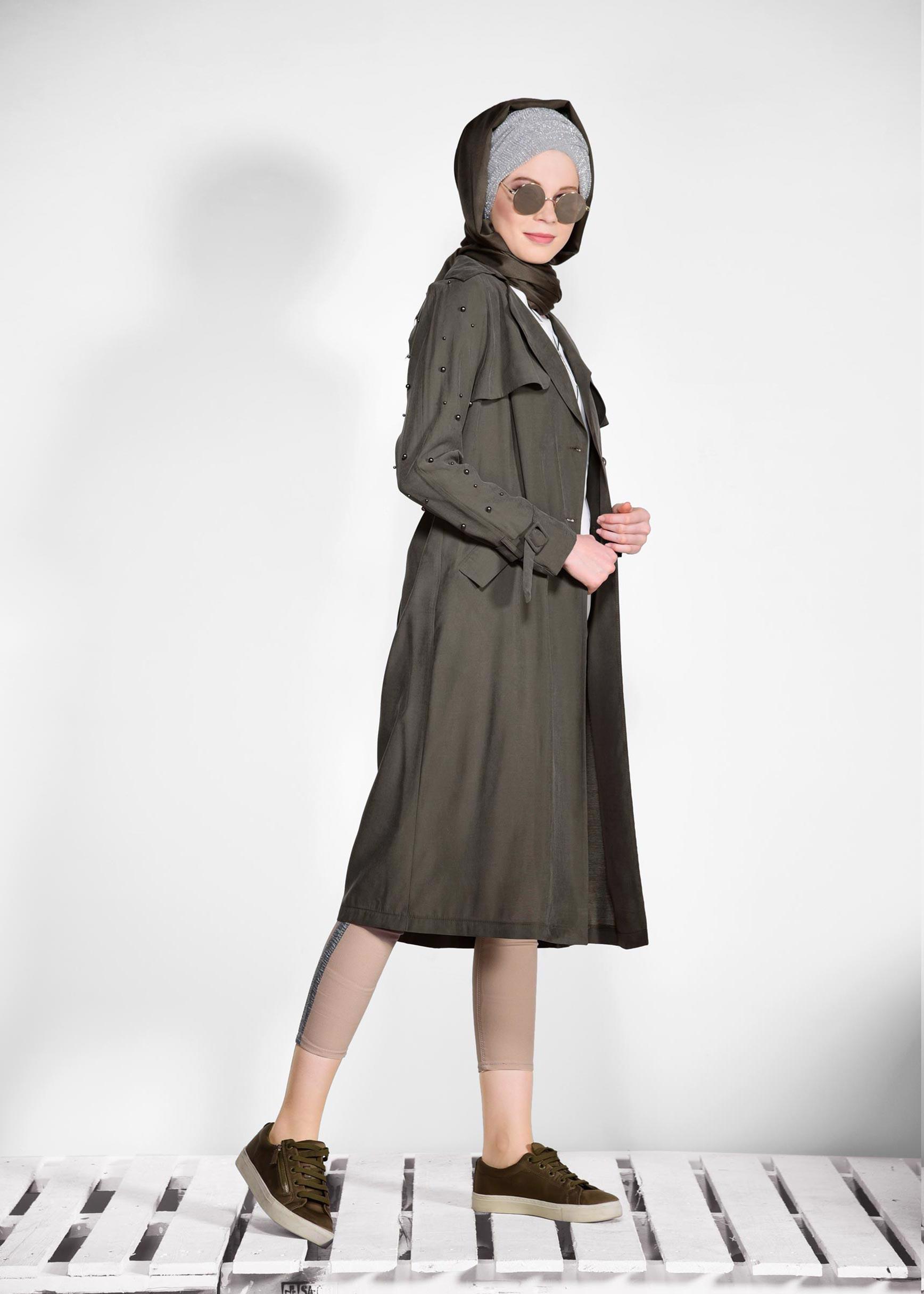 Tesettür giyim HAKİ KOLLARI BONCUKLU KEMERLİ TRENÇKOT 4206