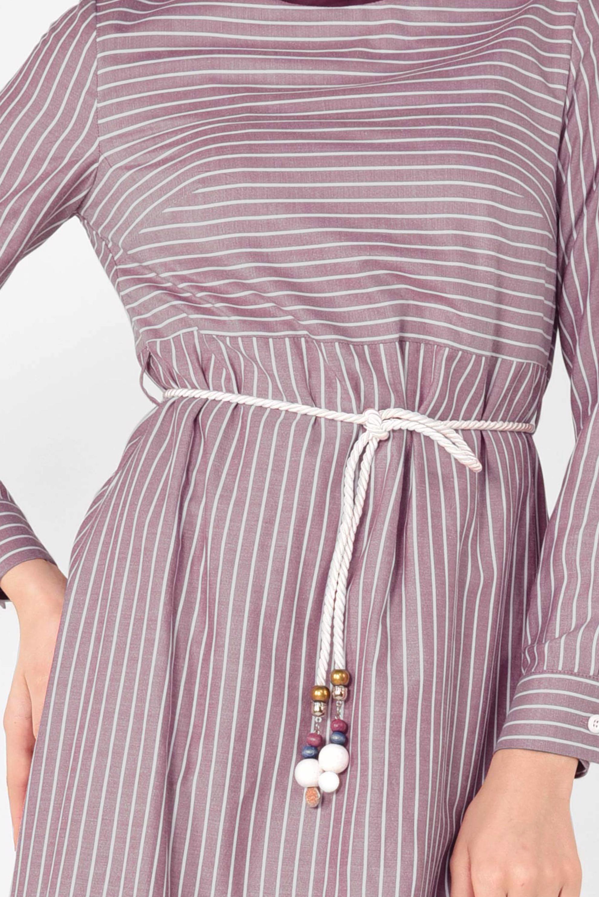 Tesettür giyim KIRMIZI BELİ KEMERLİ ÇİZGİ DESENLİ ELBİSE 4013