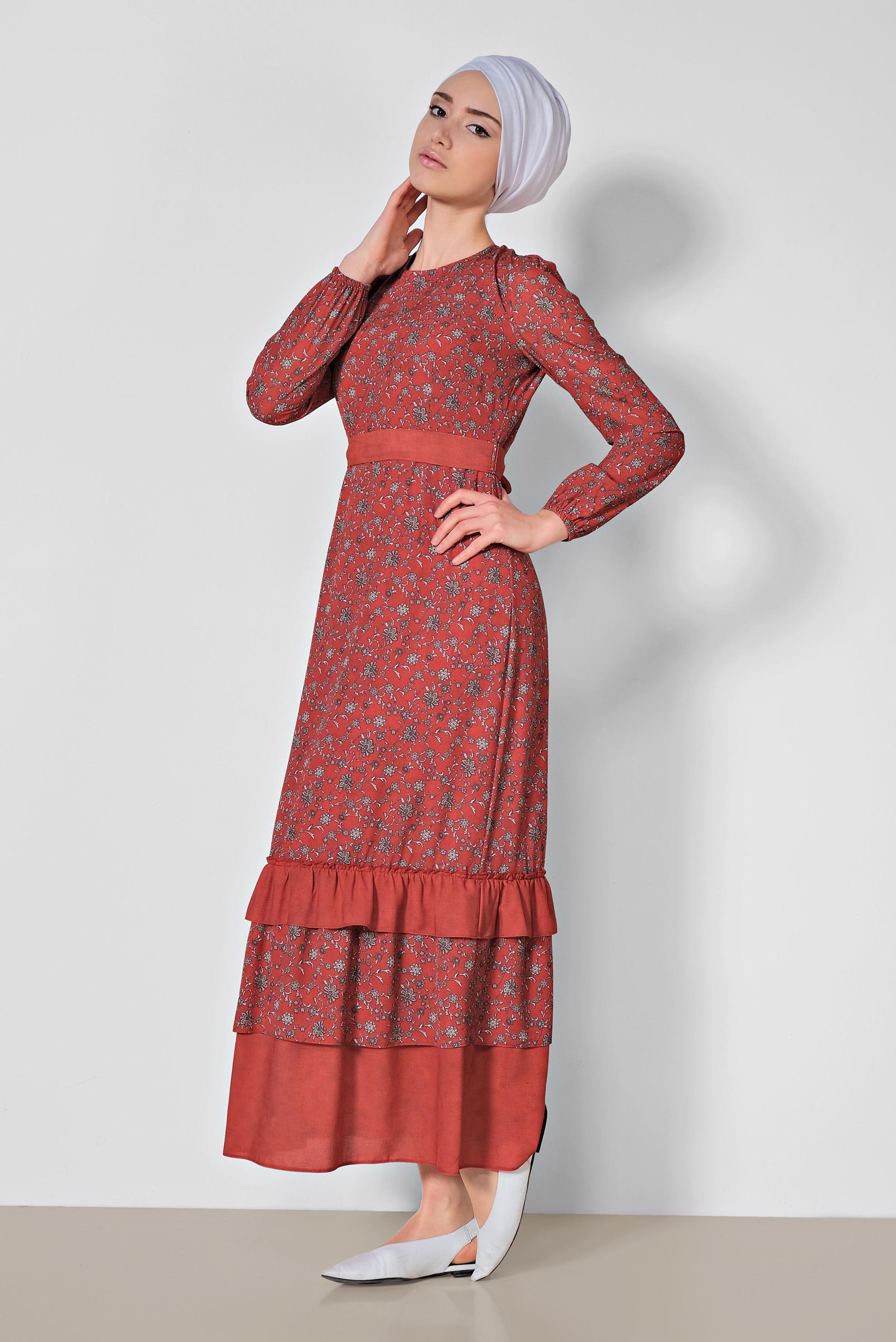 Tesettür giyim KIRMIZI FLORAL DESENLİ BELİ KUŞAKLI ELBİSE 4050
