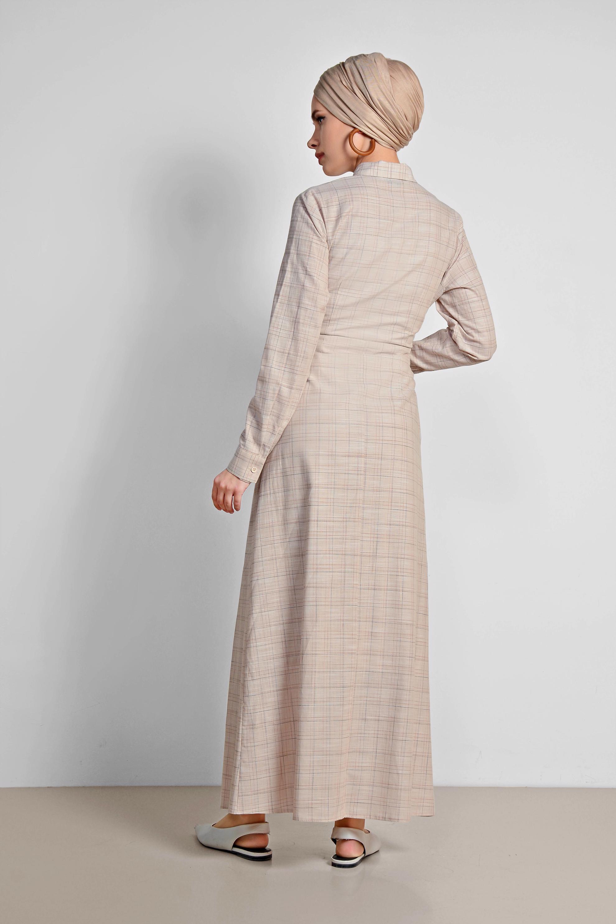 Tesettür giyim BEJ EKOSE DESENLİ CEPLİ ELBİSE 4167