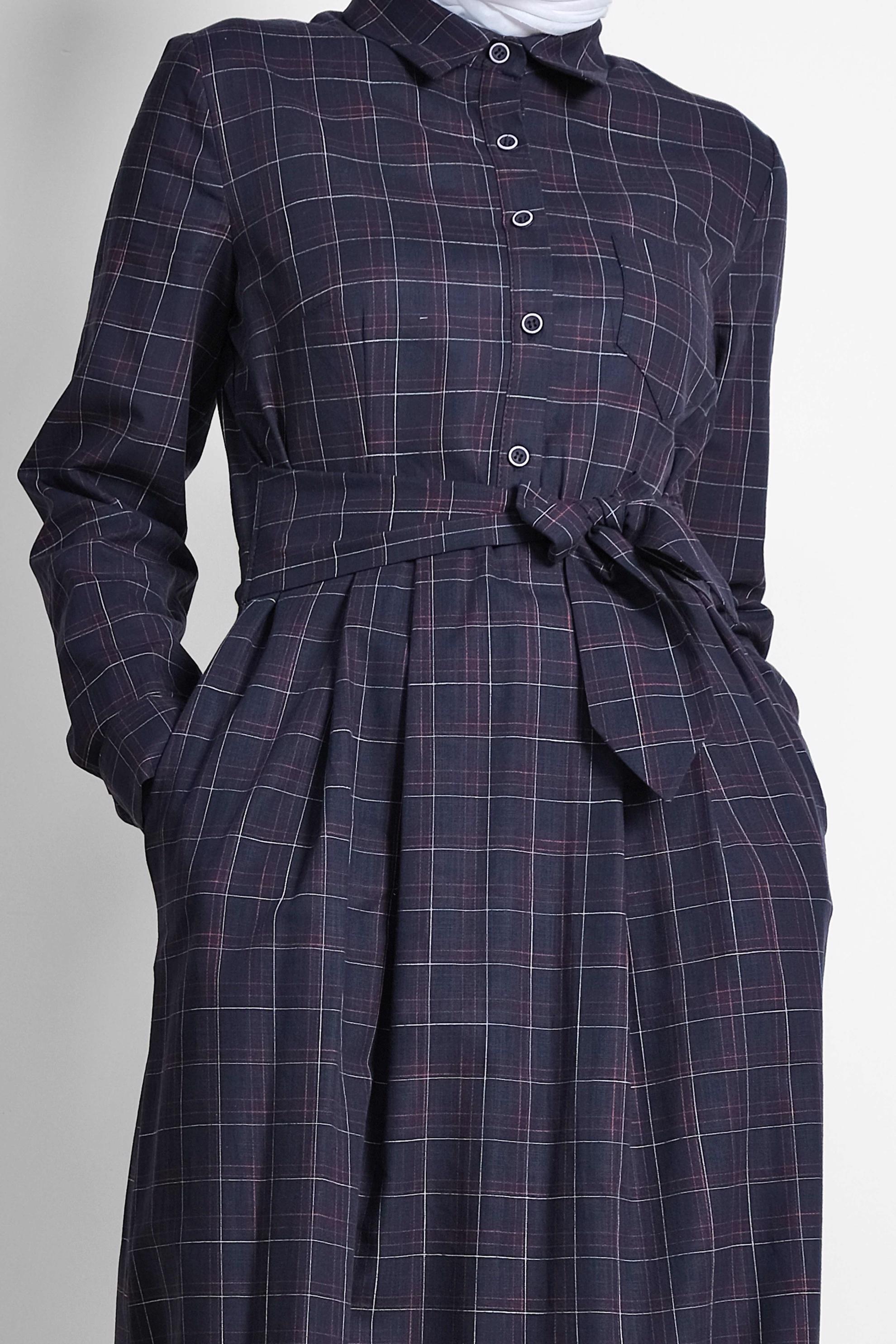 Tesettür giyim LACİVERT EKOSE DESENLİ CEPLİ ELBİSE 4167