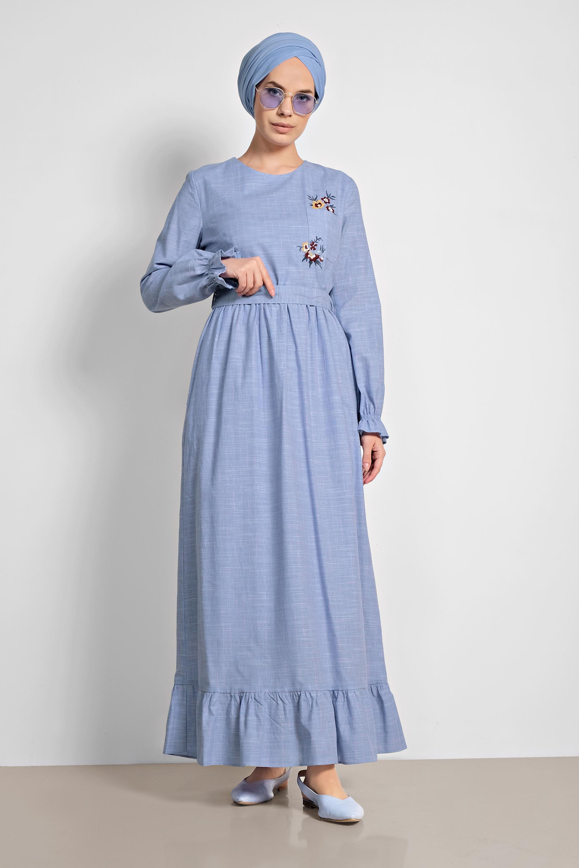 Tesettür giyim MAVİ KARE DESENLİ NAKIŞ İŞLEMELİ ELBİSE 4168