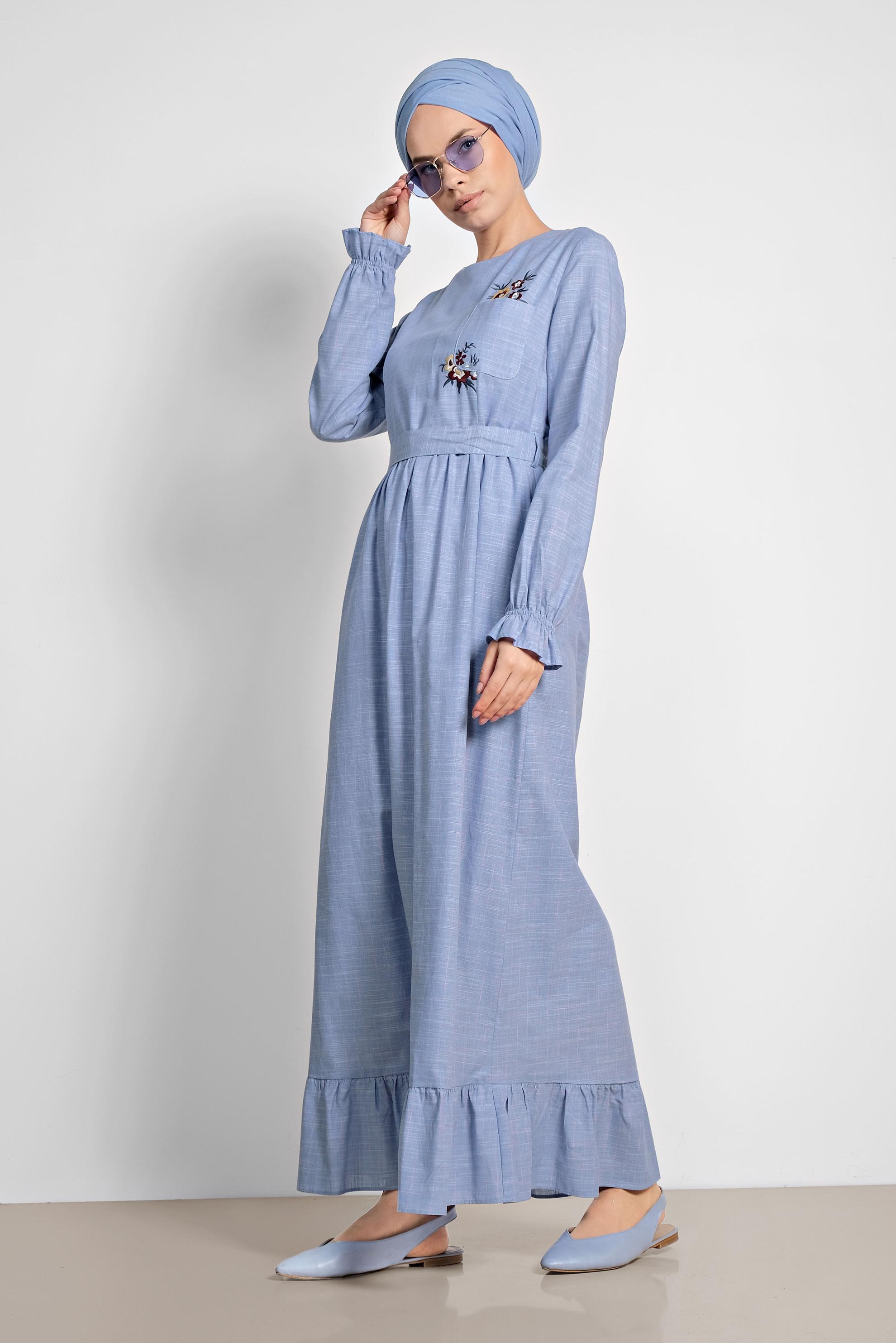 Tesettür giyim MAVİ KARE DESENLİ NAKIŞ İŞLEMELİ ELBİSE 4168