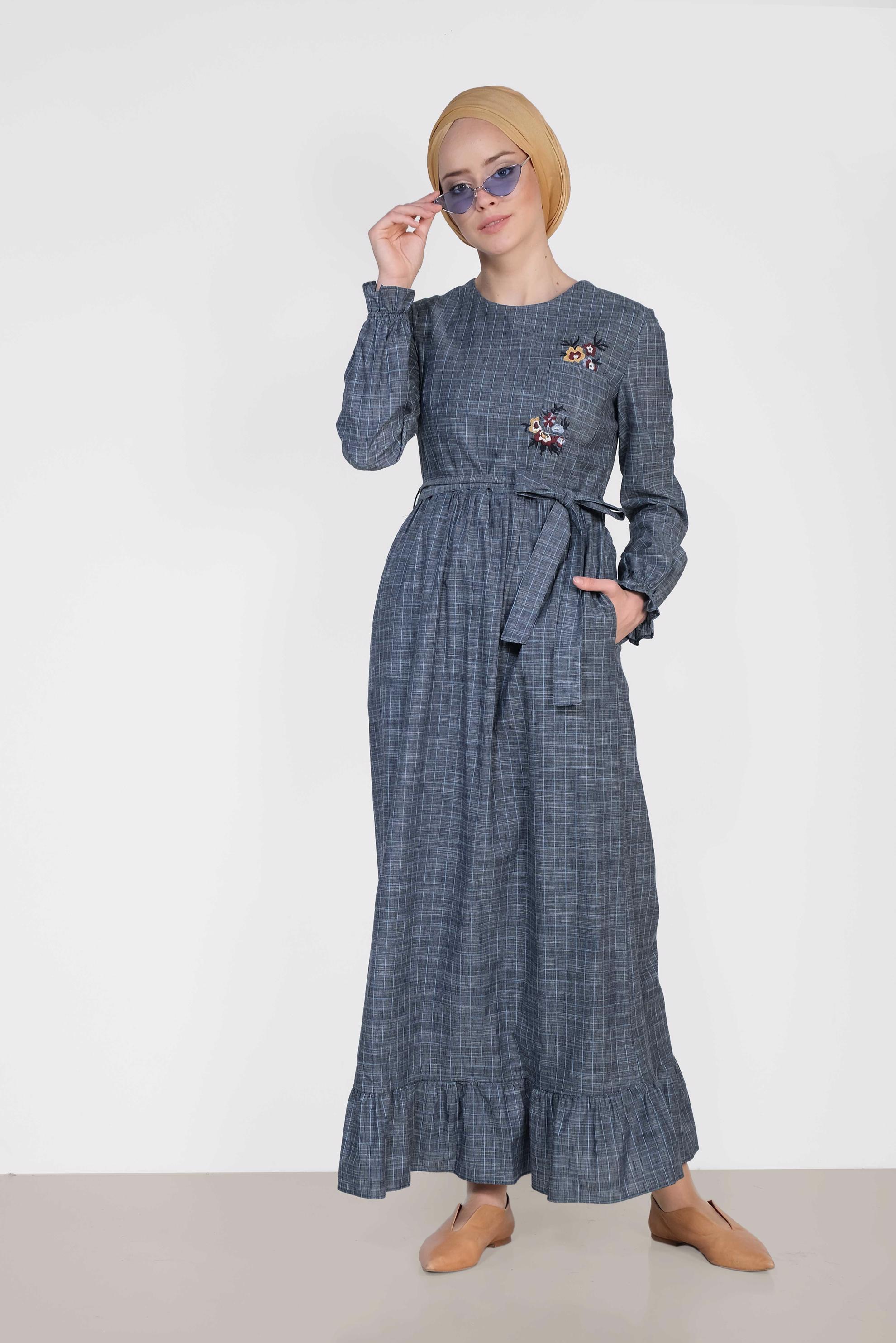 Tesettür giyim LACİVERT KARE DESENLİ NAKIŞ İŞLEMELİ ELBİSE 4168