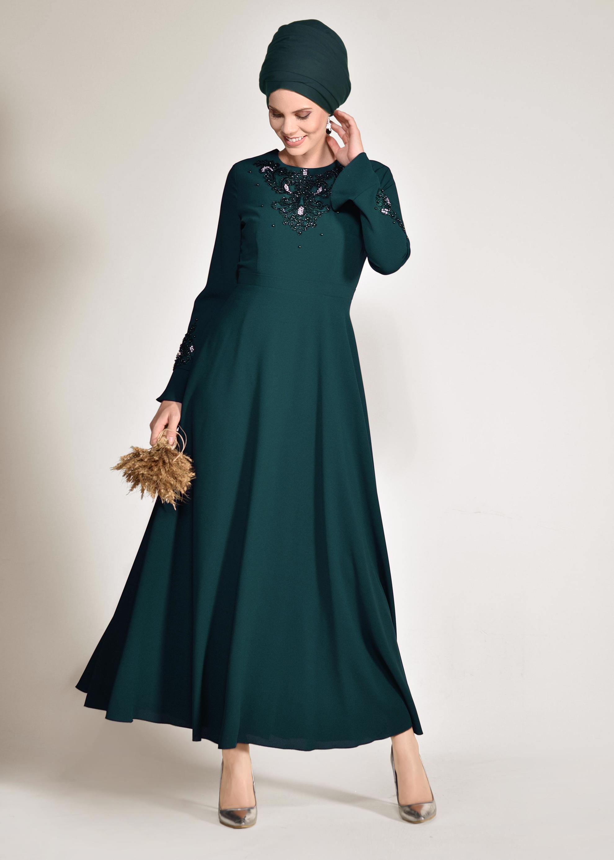 Tesettür giyim YEŞİL TAŞ VE BONCUK İŞLEMELİ ABİYE ELBİSE 4220