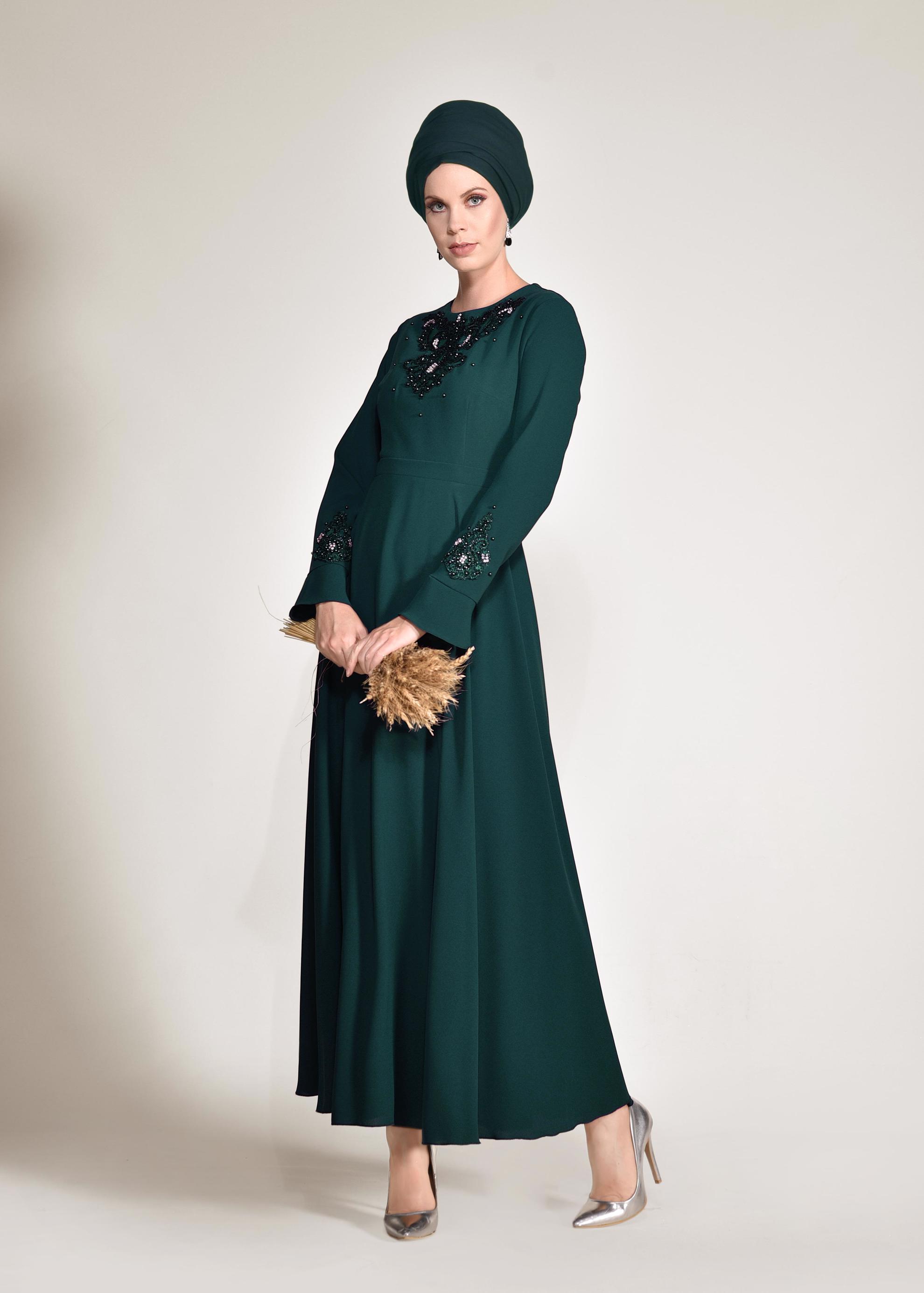 Tesettür giyim YEŞİL TAŞ VE BONCUK İŞLEMELİ ABİYE ELBİSE 4220