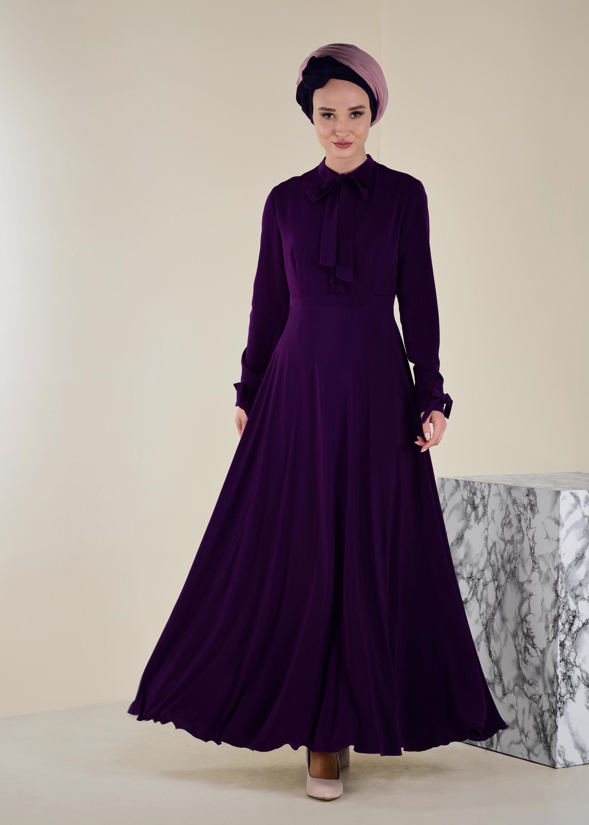 Tesettür giyim MOR YAKASI BAĞCIKLI FERMUARLI ELBİSE 4256