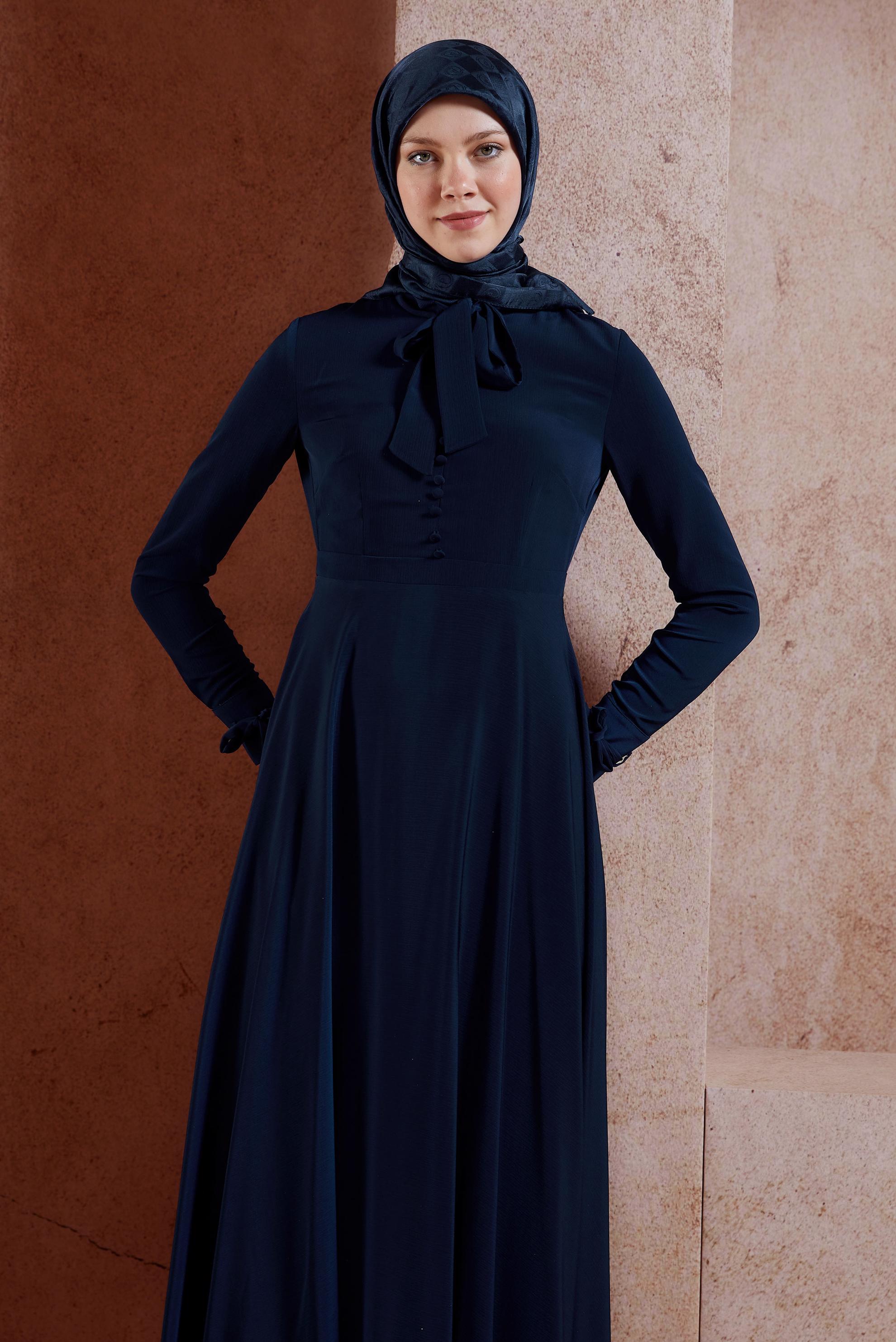 Tesettür giyim LACİVERT YAKASI BAĞCIKLI FERMUARLI ELBİSE 4256