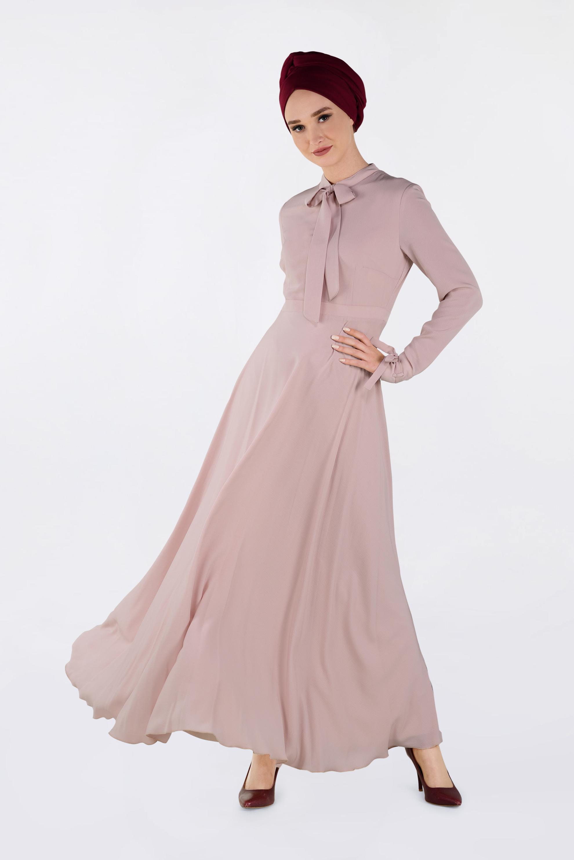 Tesettür giyim PUDRA YAKASI BAĞCIKLI FERMUARLI ELBİSE 4256