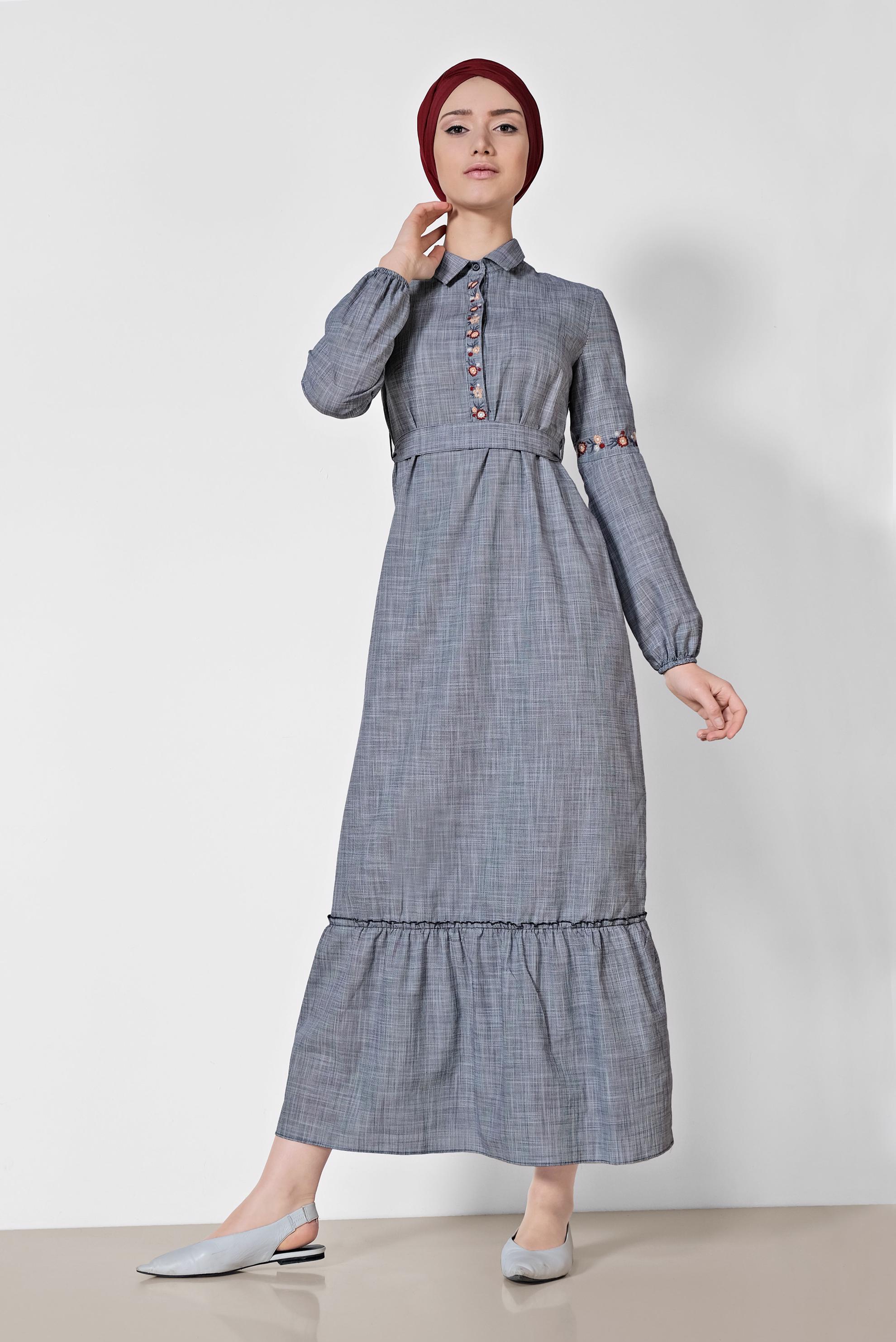 Tesettür giyim LACİVERT RENKLİ İŞLEMELİ PAMUKLU ELBİSE 4264