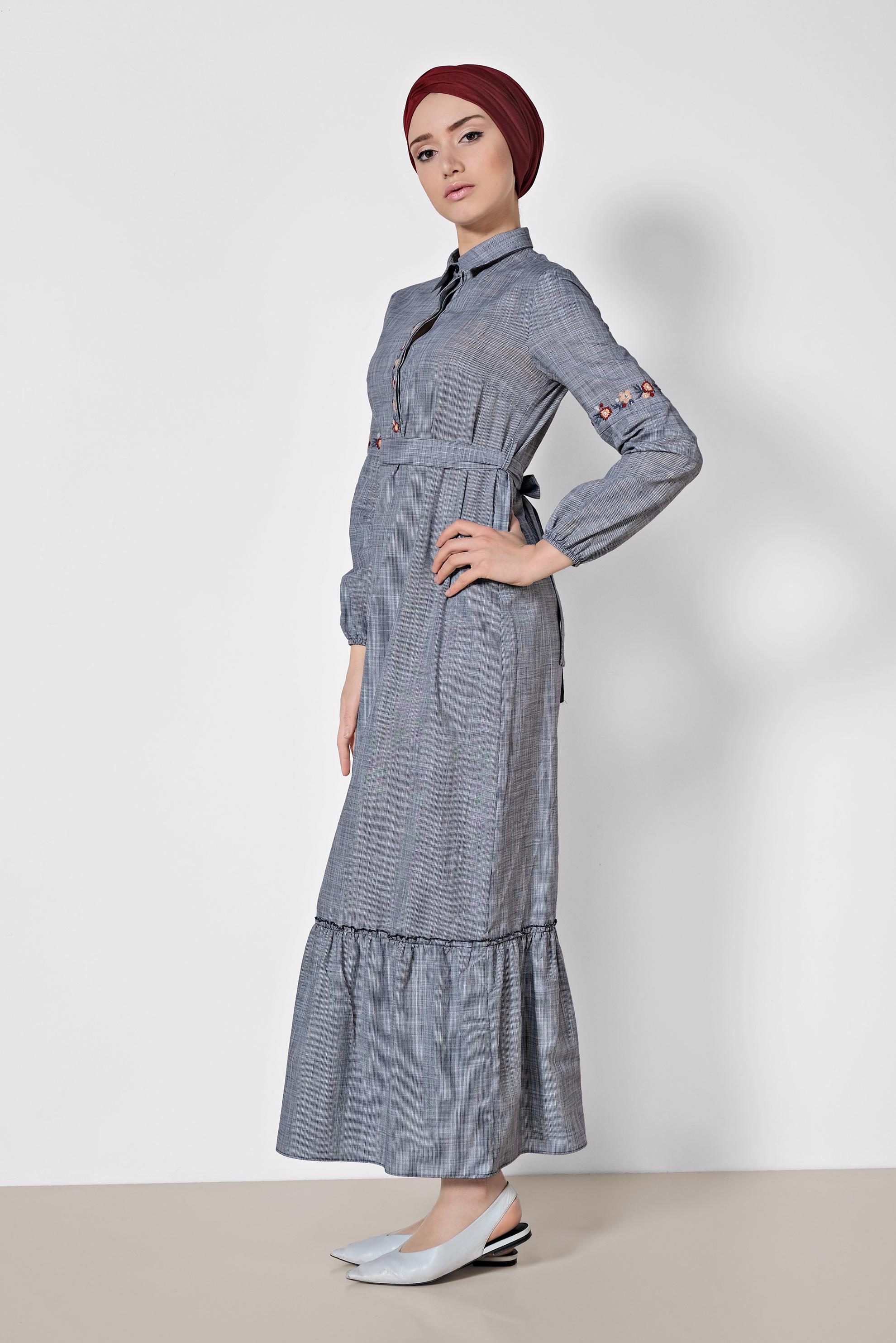 Tesettür giyim LACİVERT RENKLİ İŞLEMELİ PAMUKLU ELBİSE 4264