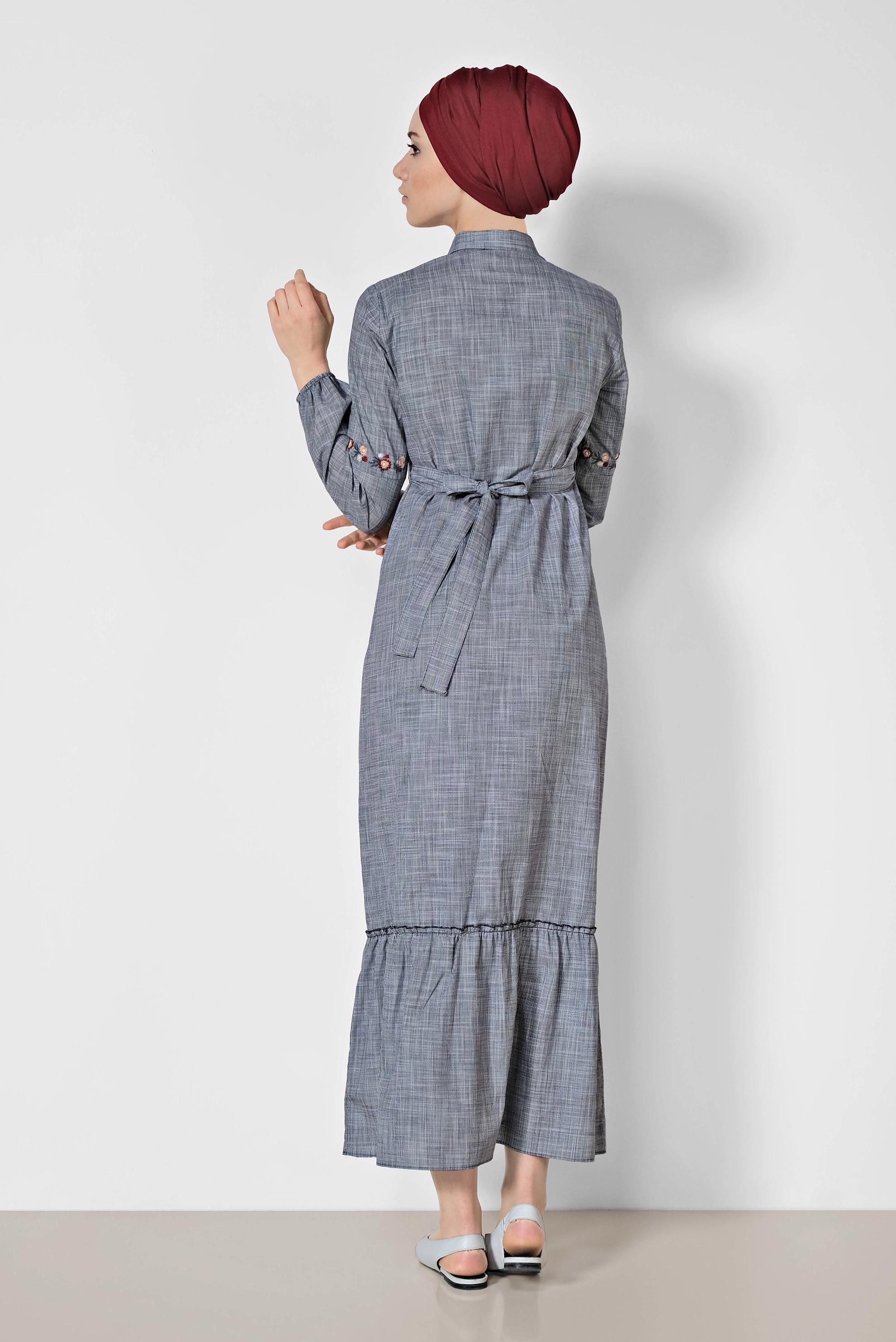 Tesettür giyim LACİVERT RENKLİ İŞLEMELİ PAMUKLU ELBİSE 4264