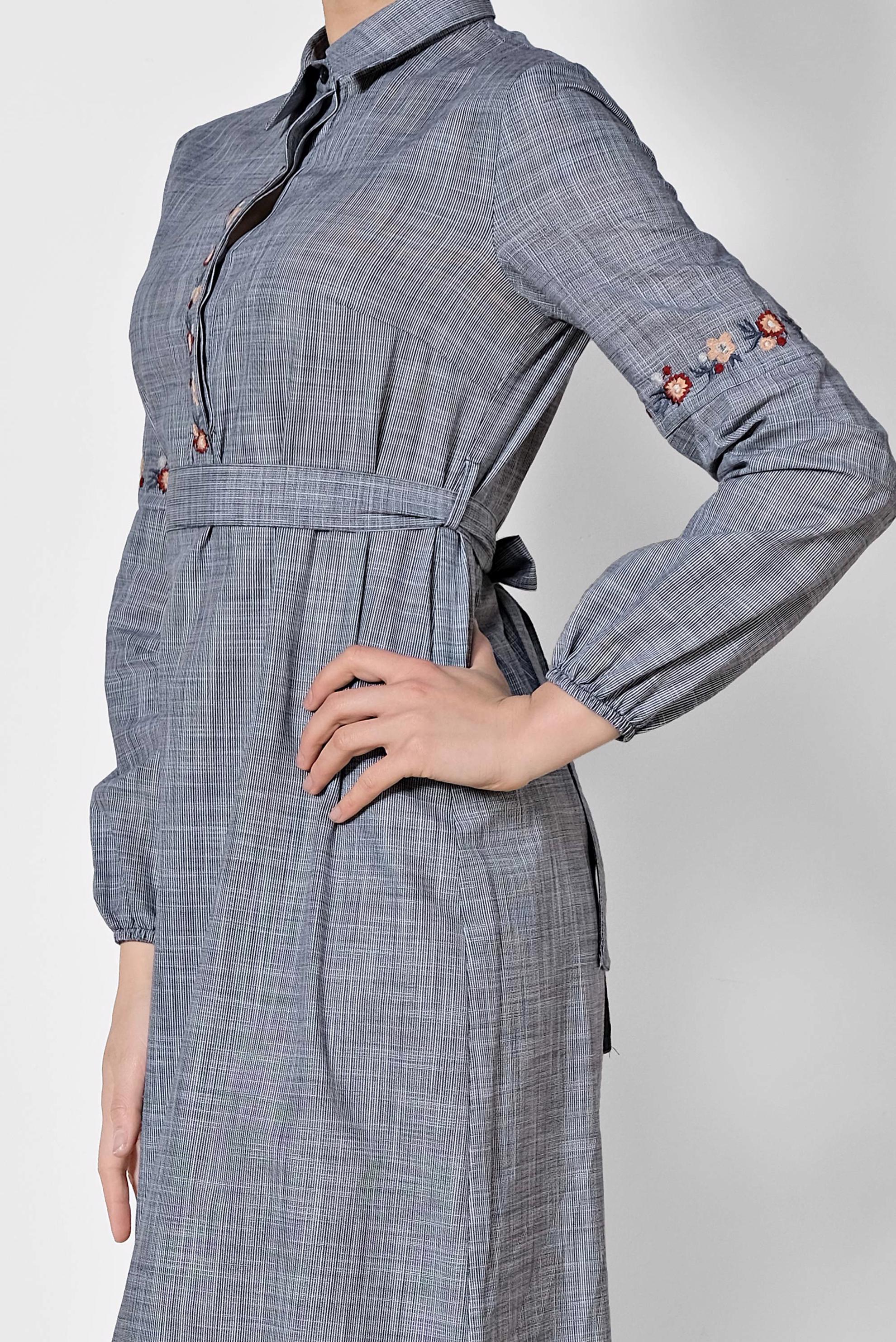 Tesettür giyim LACİVERT RENKLİ İŞLEMELİ PAMUKLU ELBİSE 4264