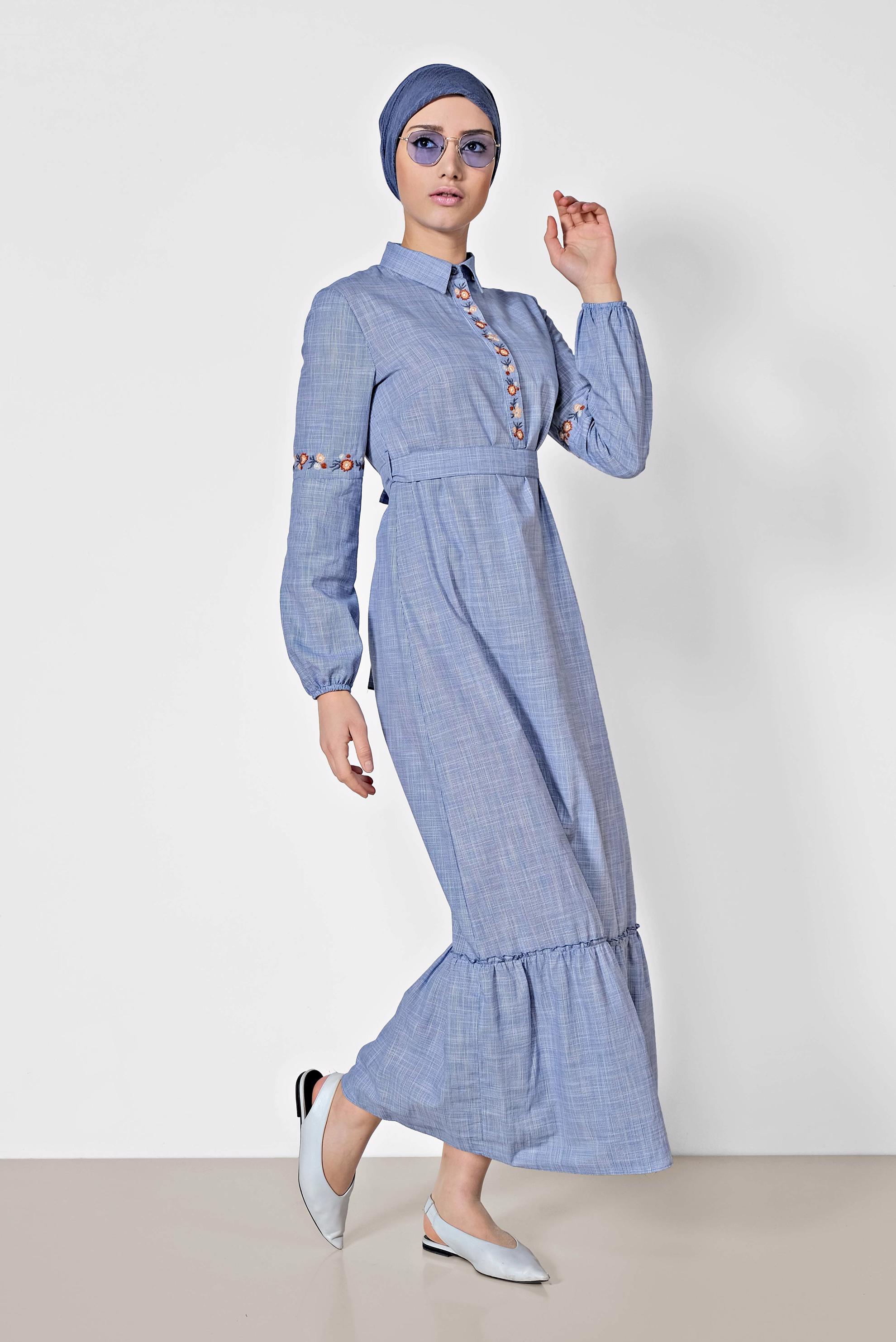 Tesettür giyim LACİVERT RENKLİ İŞLEMELİ PAMUKLU ELBİSE 4264