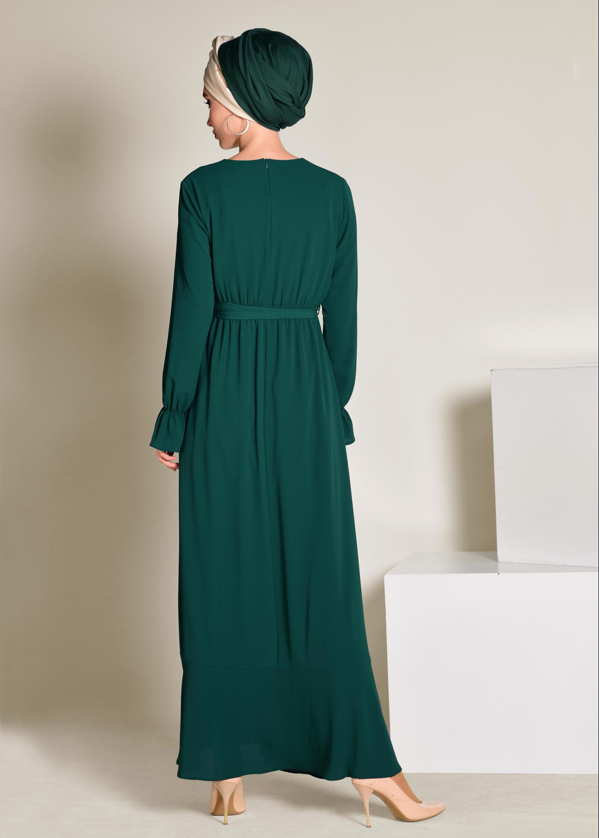 Tesettür giyim YEŞİL BELDEN KUŞAKLI İNCİLİ ELBİSE 4309