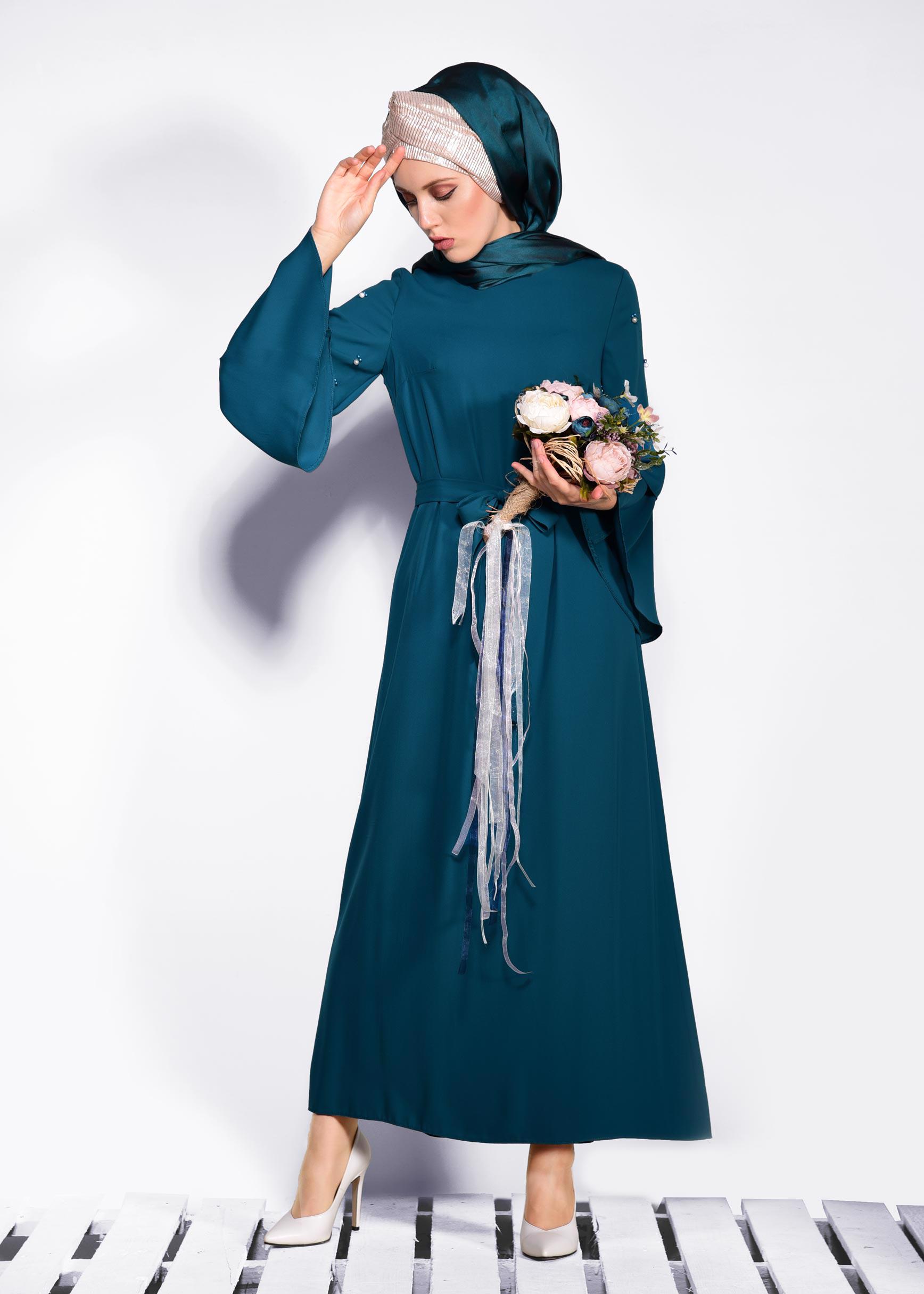 Tesettür giyim MAVİ GENİŞ KOLLU BONCUKLU SALAŞ ELBİSE 4310