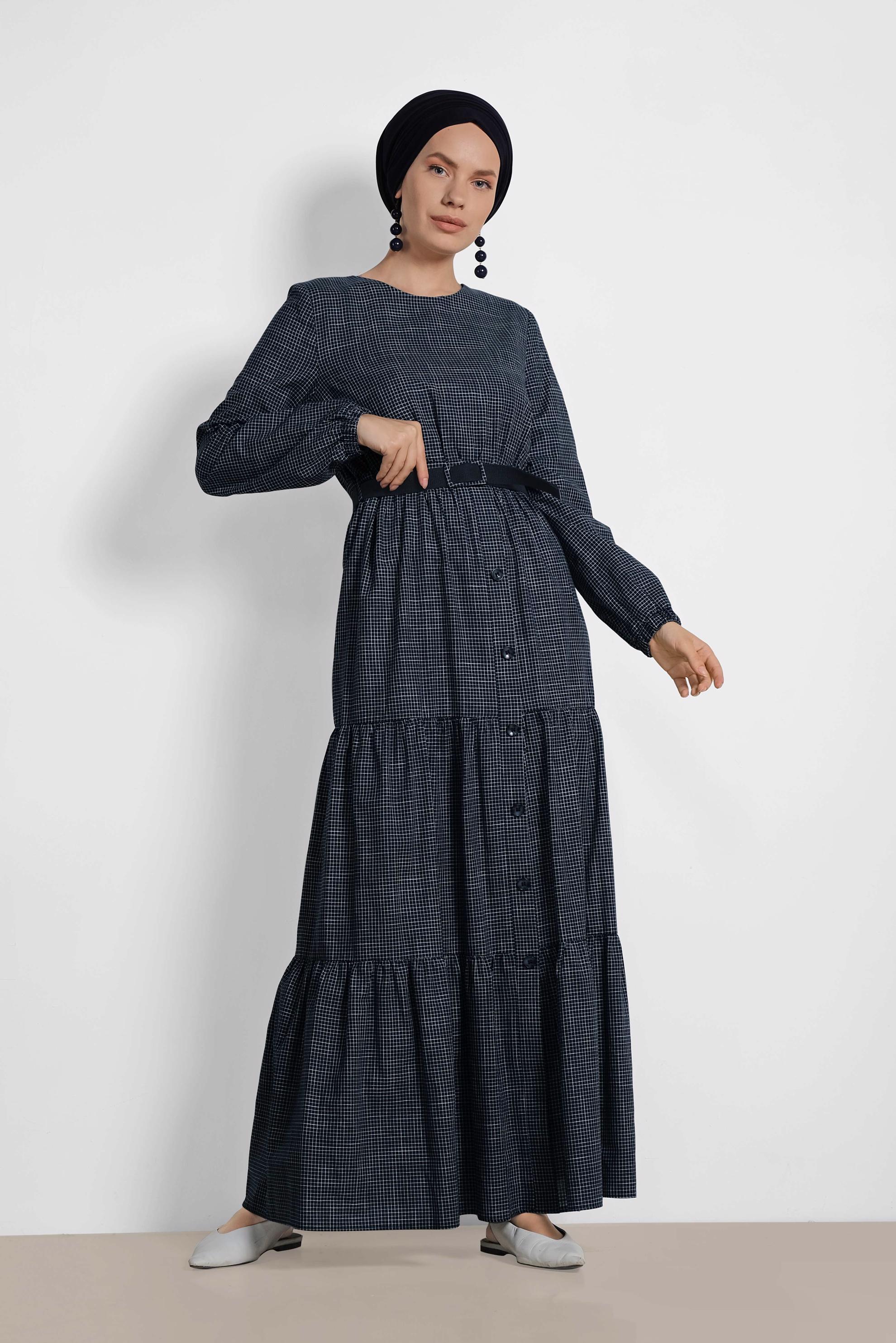 Tesettür giyim LACİVERT ÖNDEN DÜĞMELİ BELİ KEMERLİ ELBİSE 4335