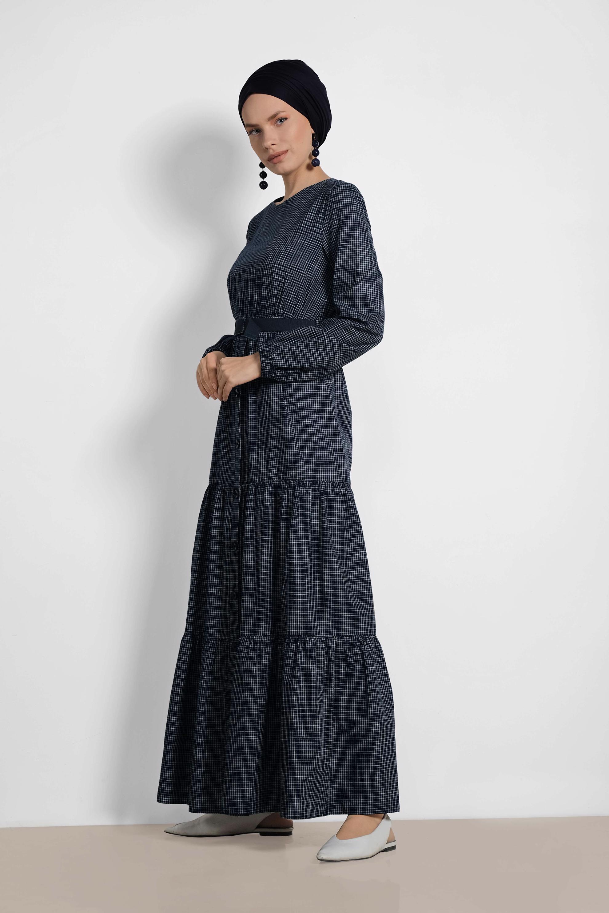 Tesettür giyim LACİVERT ÖNDEN DÜĞMELİ BELİ KEMERLİ ELBİSE 4335