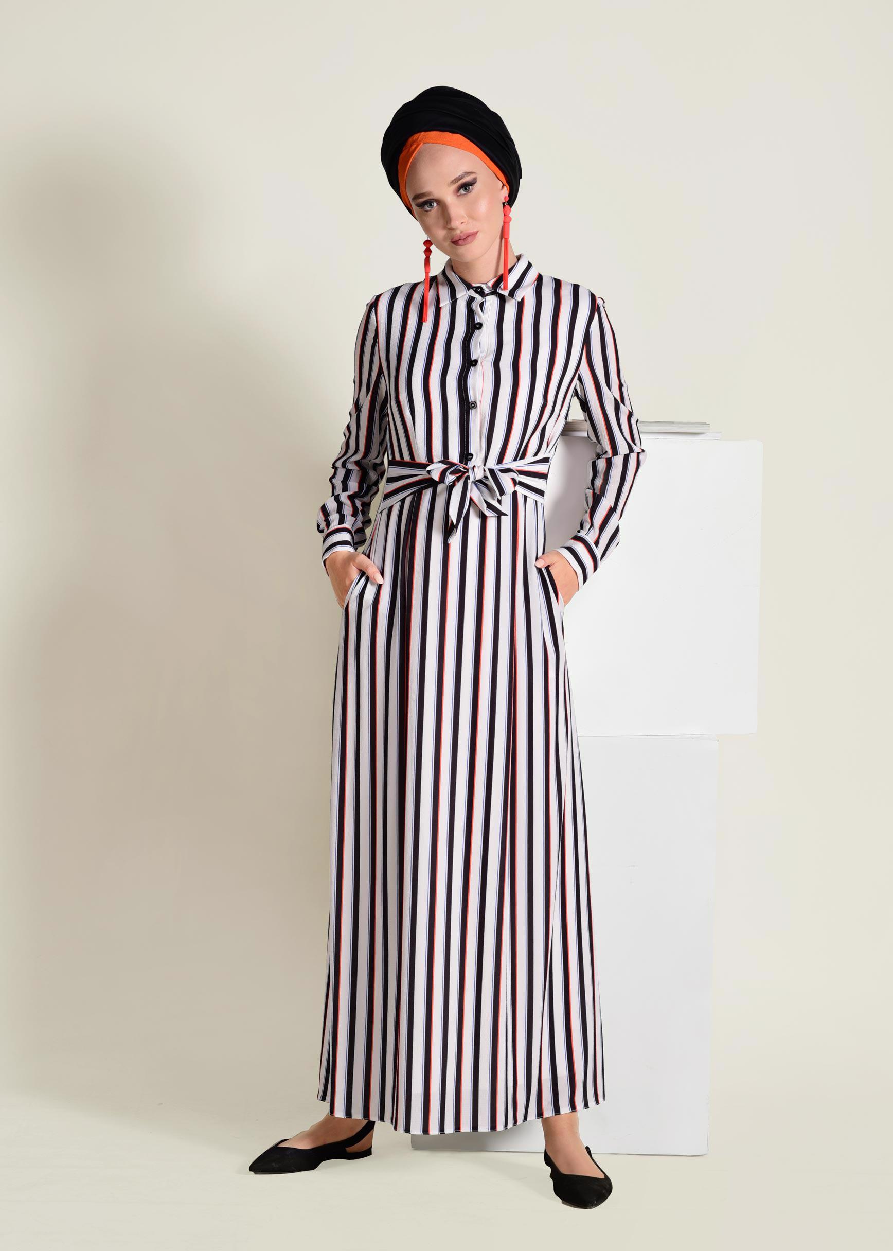 Tesettür giyim SİYAH ÇİZGİLİ BAĞCIKLI ELBİSE 4355