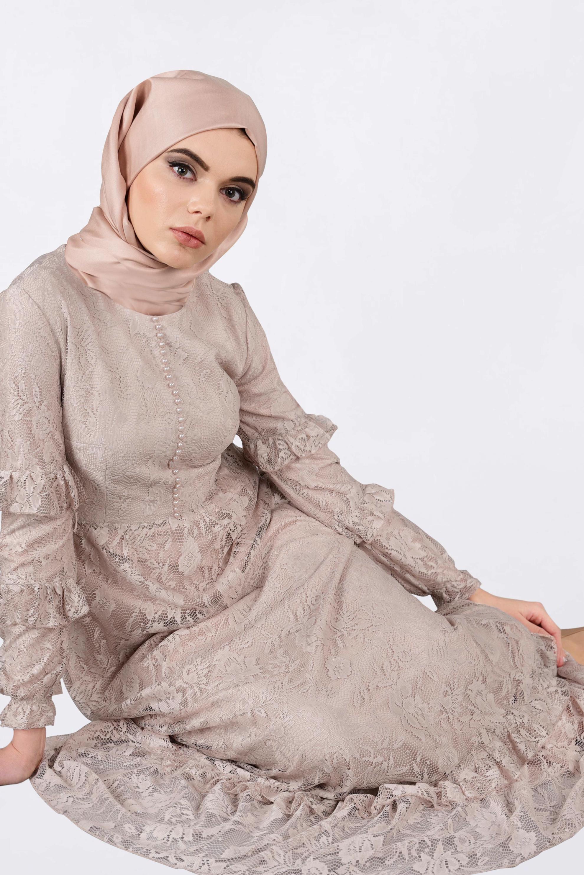 Tesettür giyim BEJ ETEK UCU VOLANLI DANTELLİ ELBİSE 4356