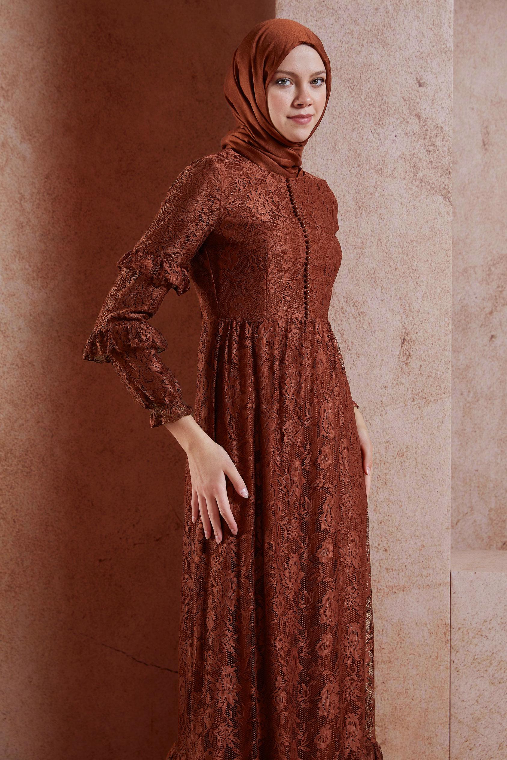 Tesettür giyim BORDO ETEK UCU VOLANLI DANTELLİ ELBİSE 4356