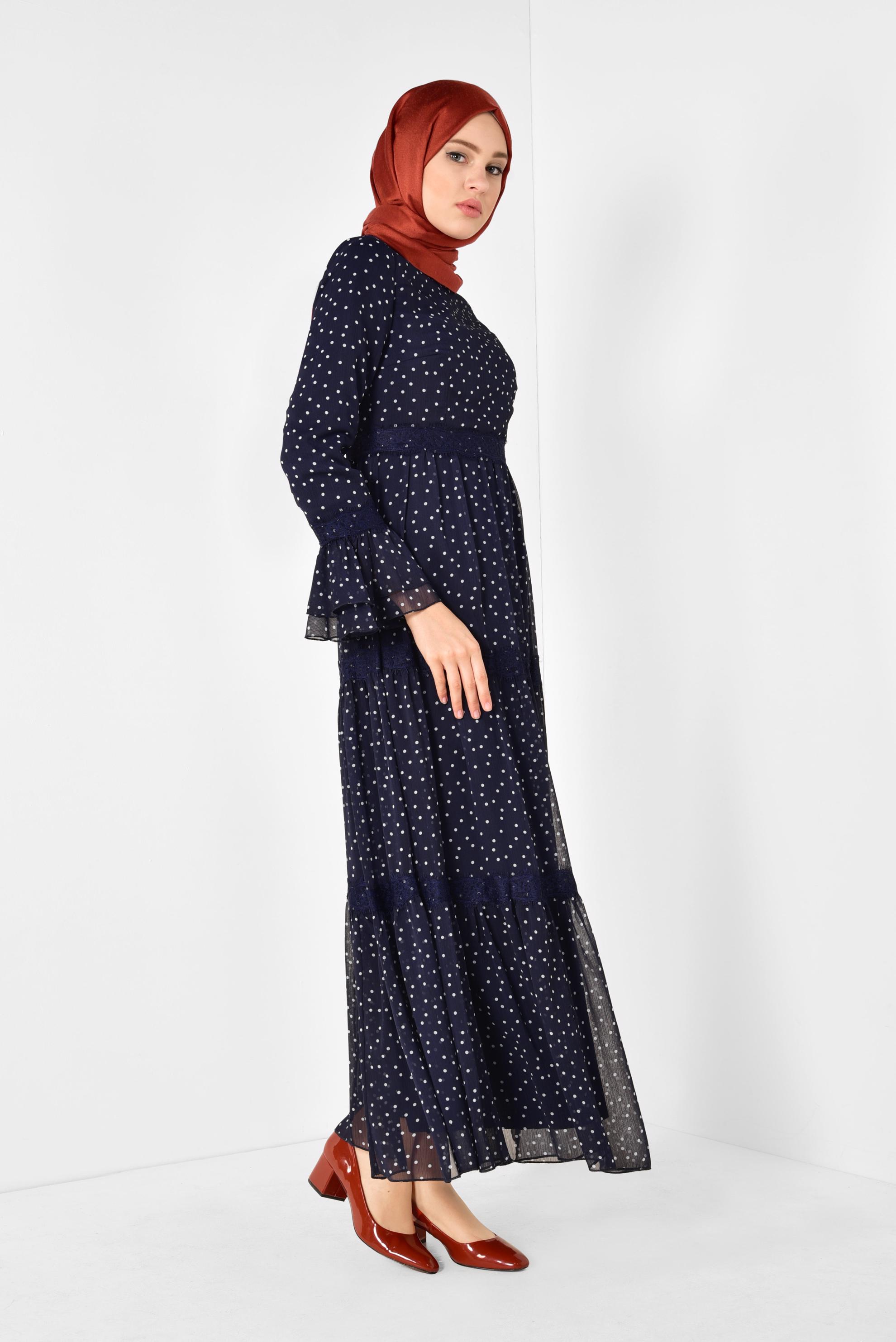 Tesettür giyim LACİVERT DANTEL DETAYLI PUANTİYELİ ELBİSE  4392