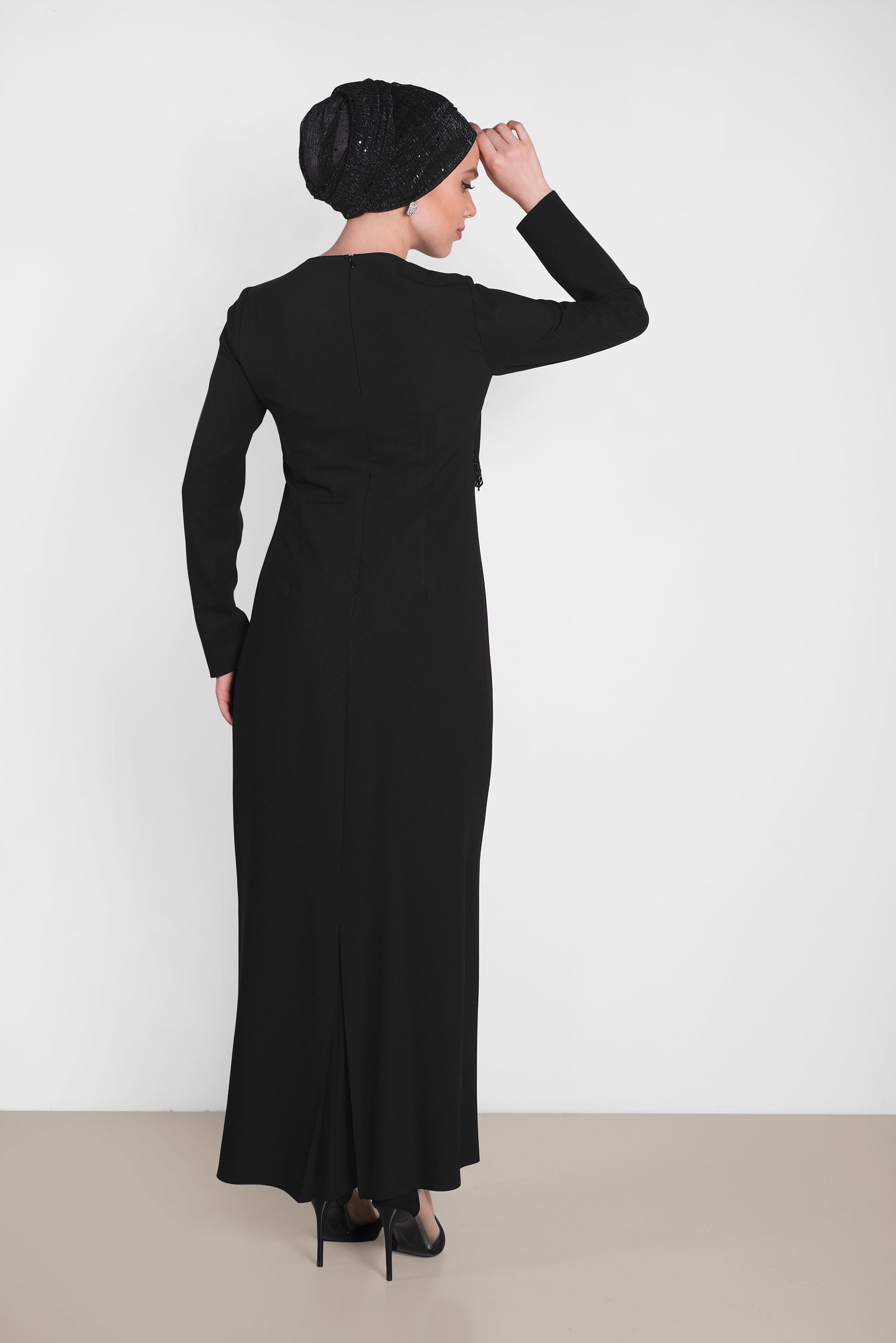 Tesettür giyim SİYAH GÜPÜRLÜ GİZLİ YIRTMAÇLI ELBİSE 4461