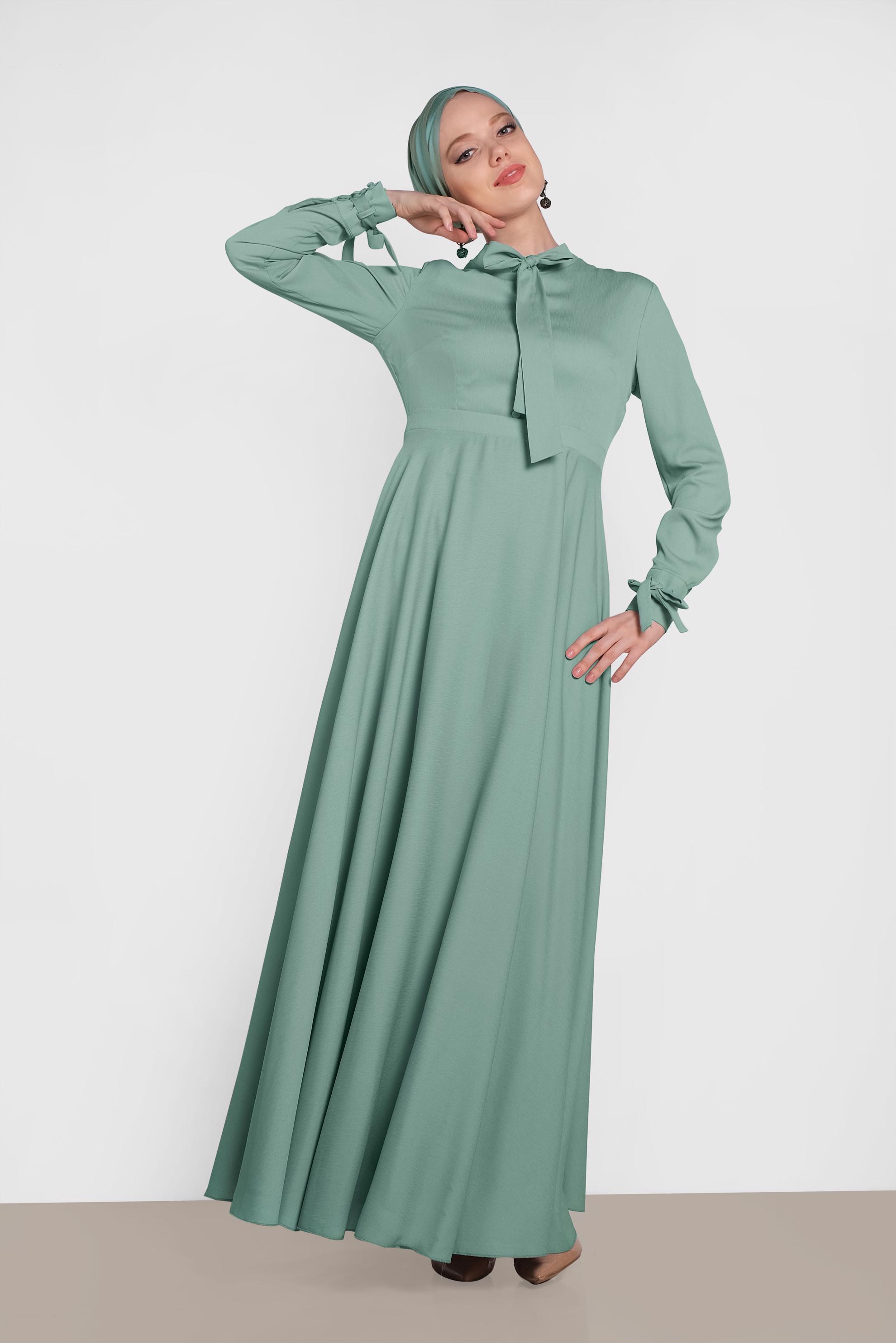 Tesettür giyim YEŞİL KOLLARI VE YAKASI BAĞCIK DETAYLI ELBİSE 4484