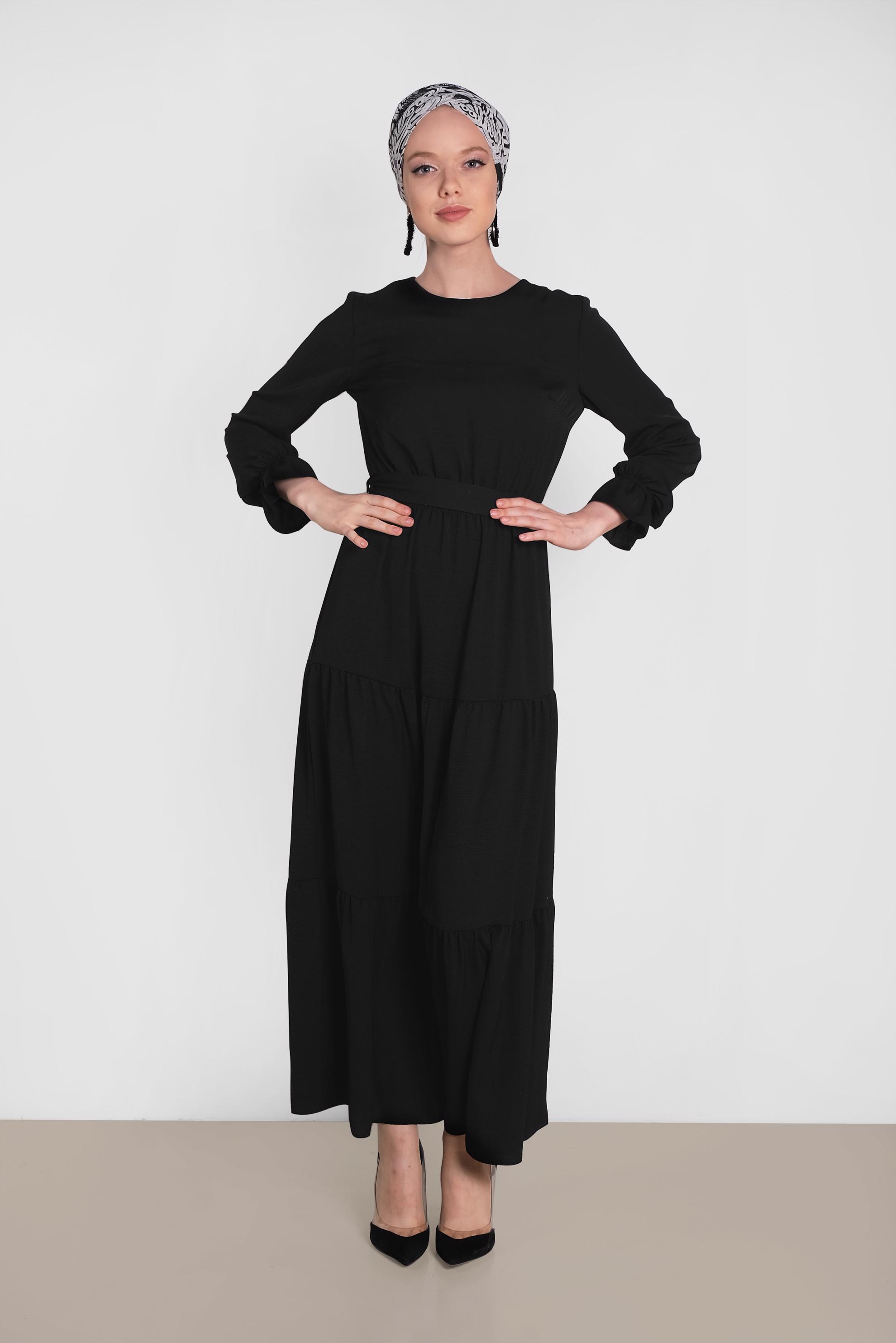 Tesettür giyim SİYAH  MANŞETLERİ LASTİKLİ BELİ KUŞAKLI ELBİSE 4488 