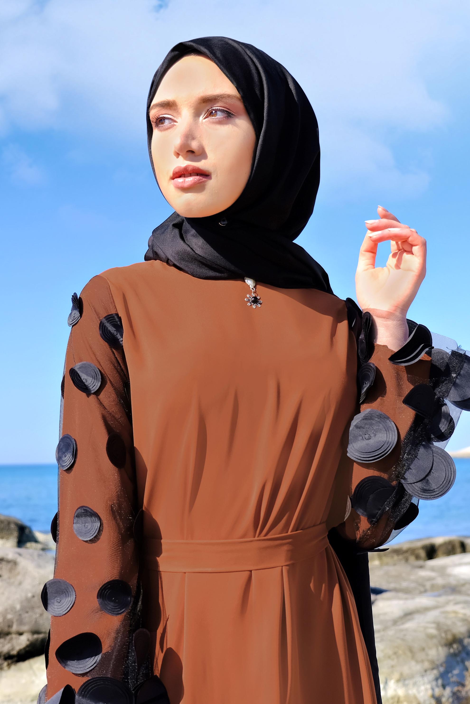 Tesettür giyim TURUNCU KOLLARI TÜL DETAYLI ELBİSE  4499 