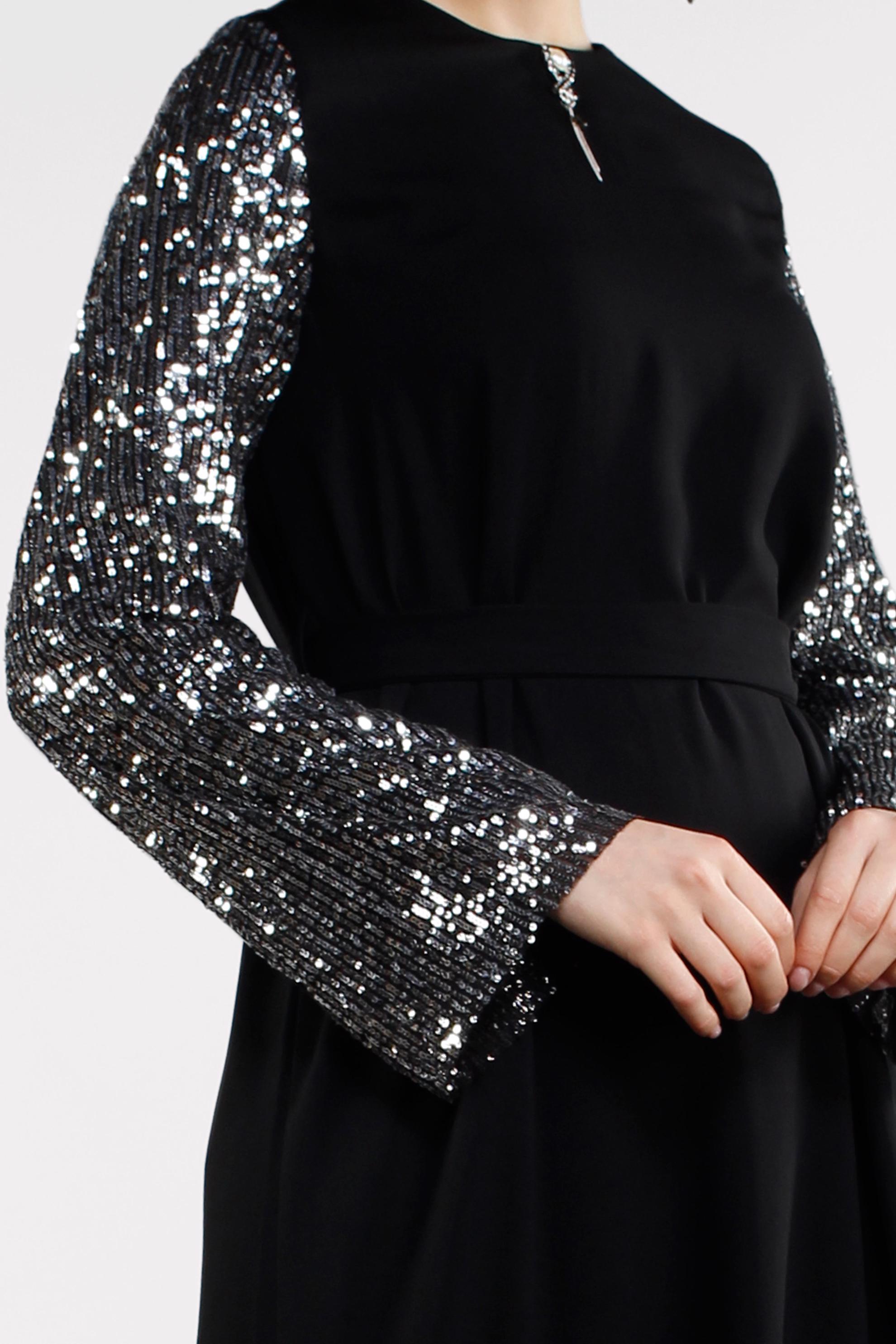 Tesettür giyim SİYAH KOLLARI PUL PAYETLİ BELİ KUŞAKLI ELBİSE 4508 