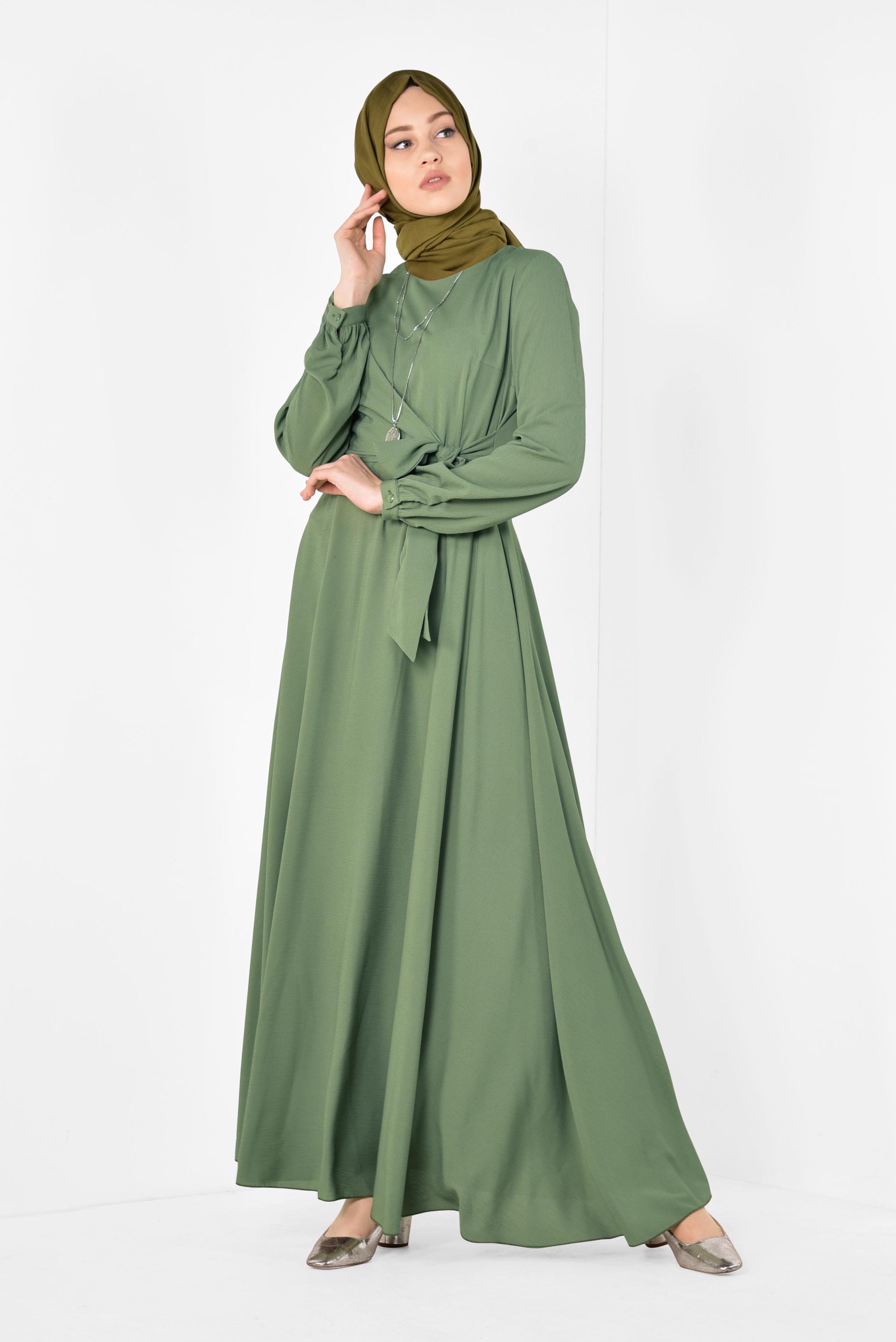 Tesettür giyim HAKİ KUŞAKLI KRUVAZE ELBİSE 4929 