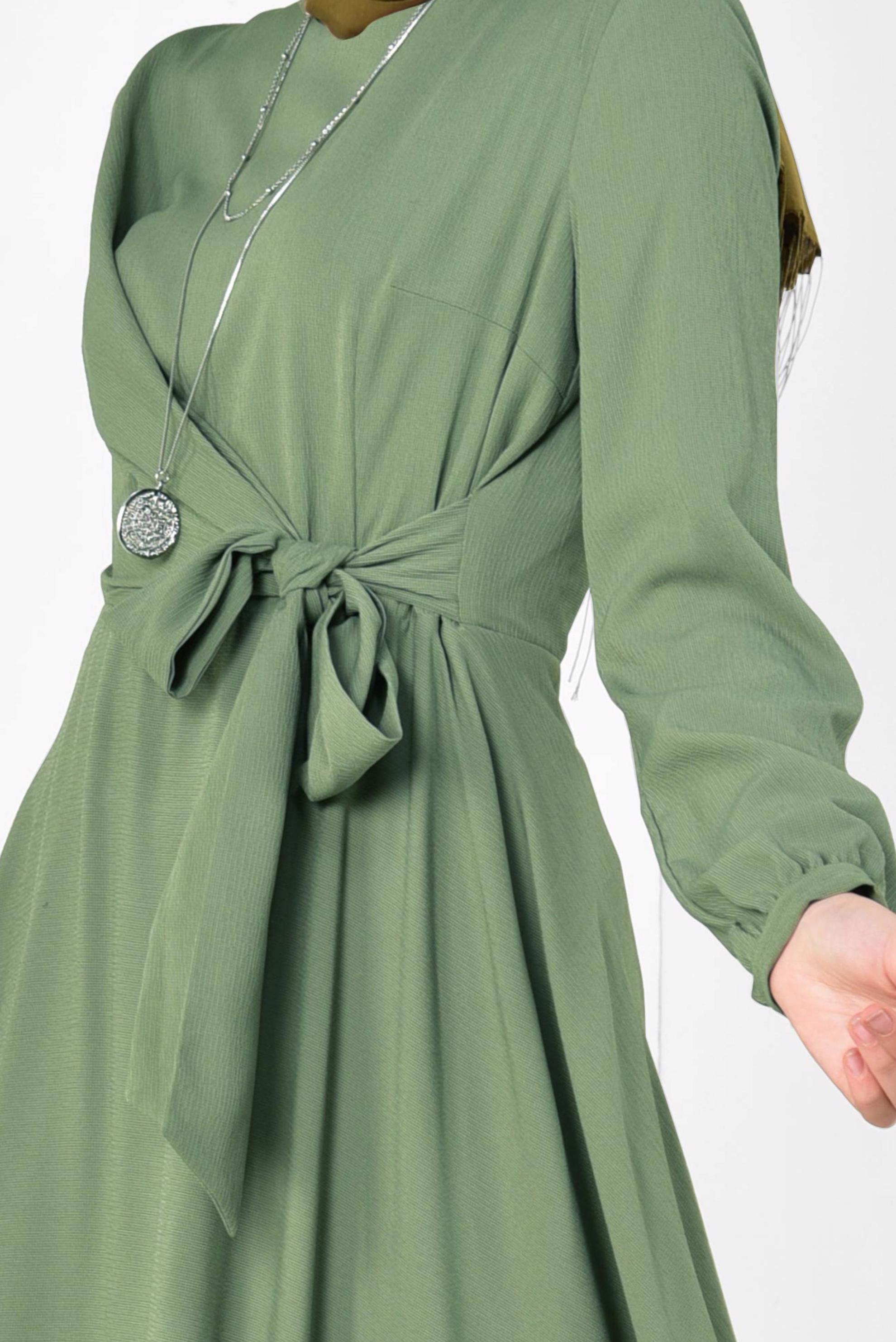 Tesettür giyim HAKİ KUŞAKLI KRUVAZE ELBİSE 4929 