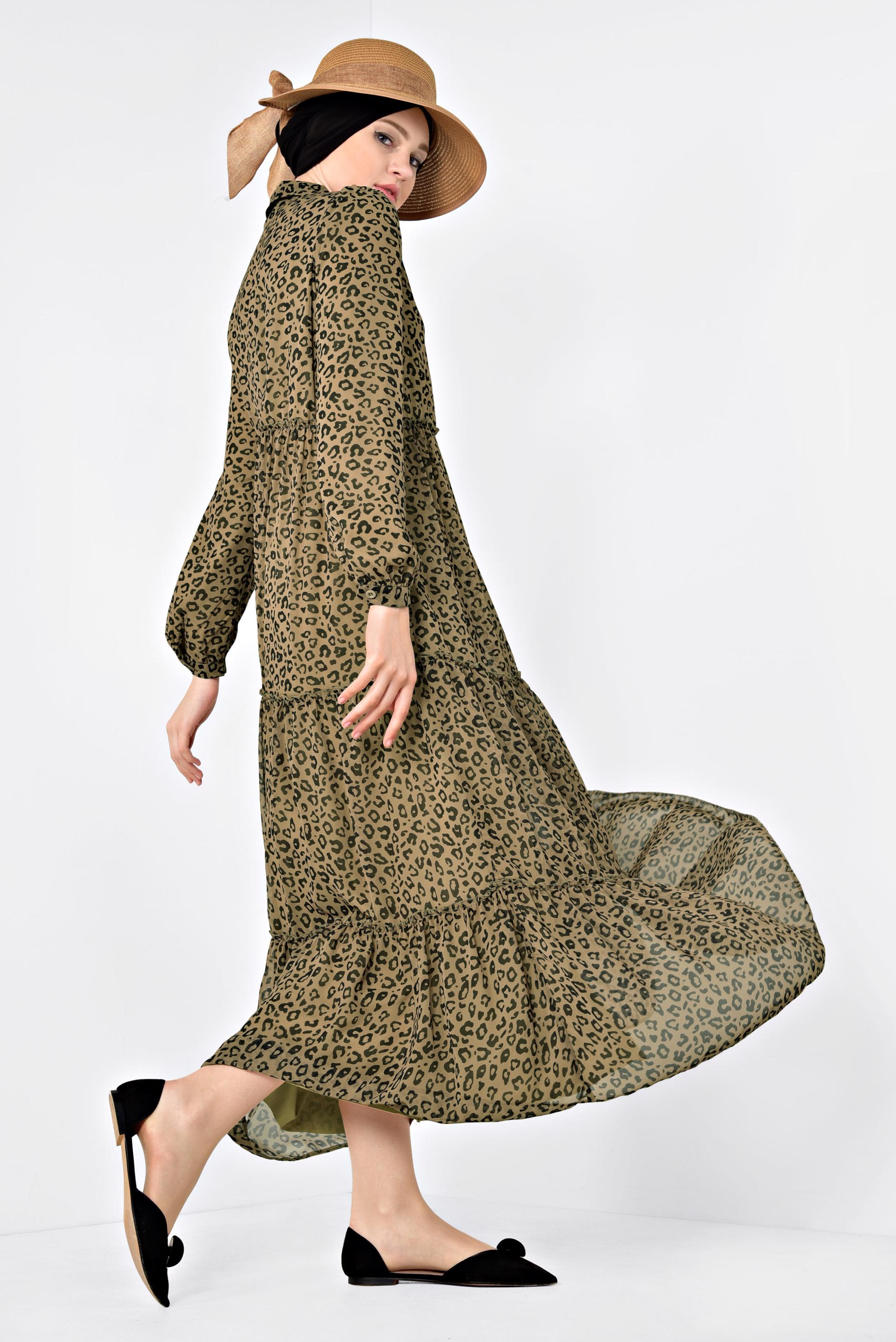 Tesettür giyim KAHVE DESENLİ VE VOLANLI SALAŞ ELBİSE 4933