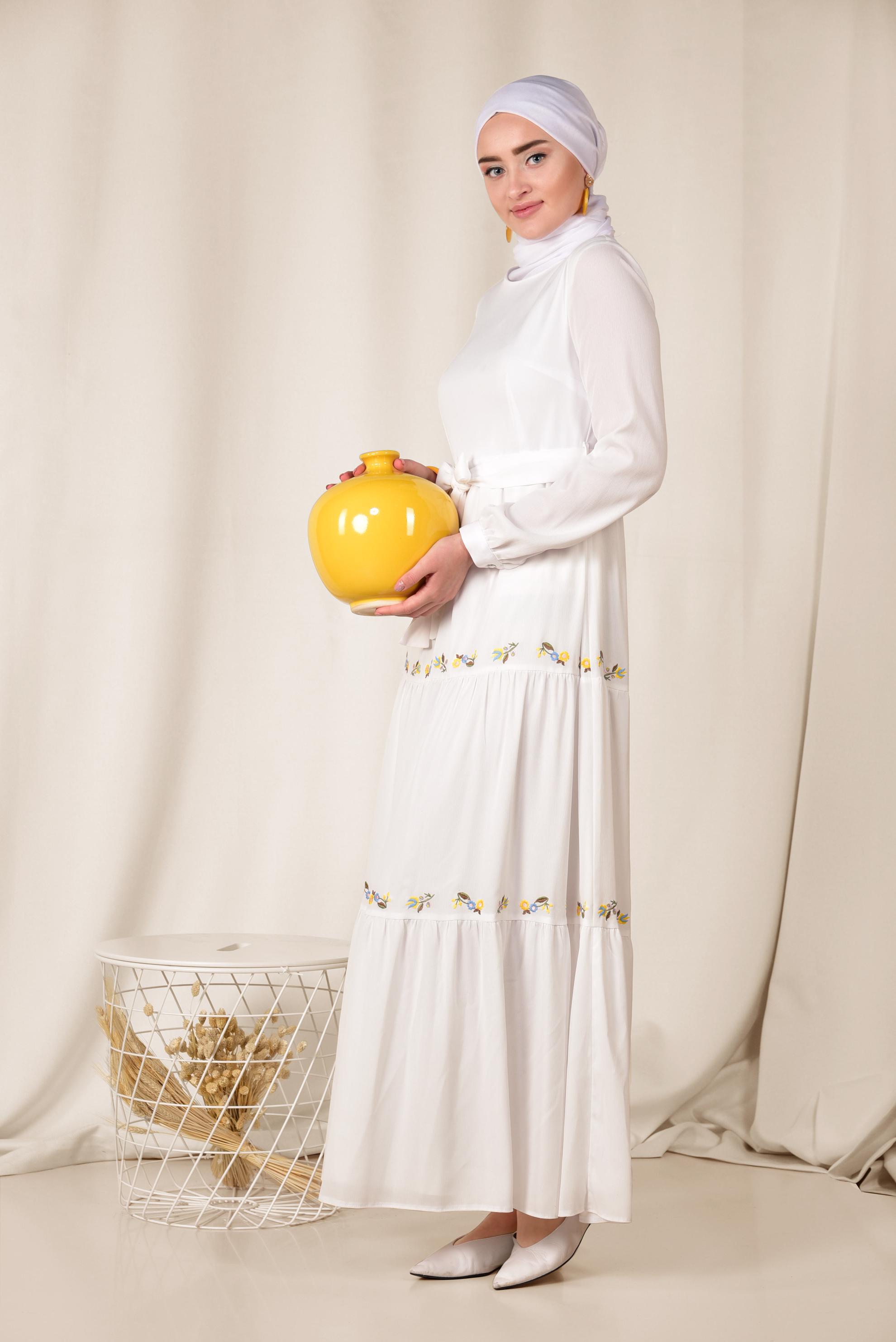 Tesettür giyim BEYAZ BELİ BAĞCIKLI NAKIŞLI ELBİSE 4945